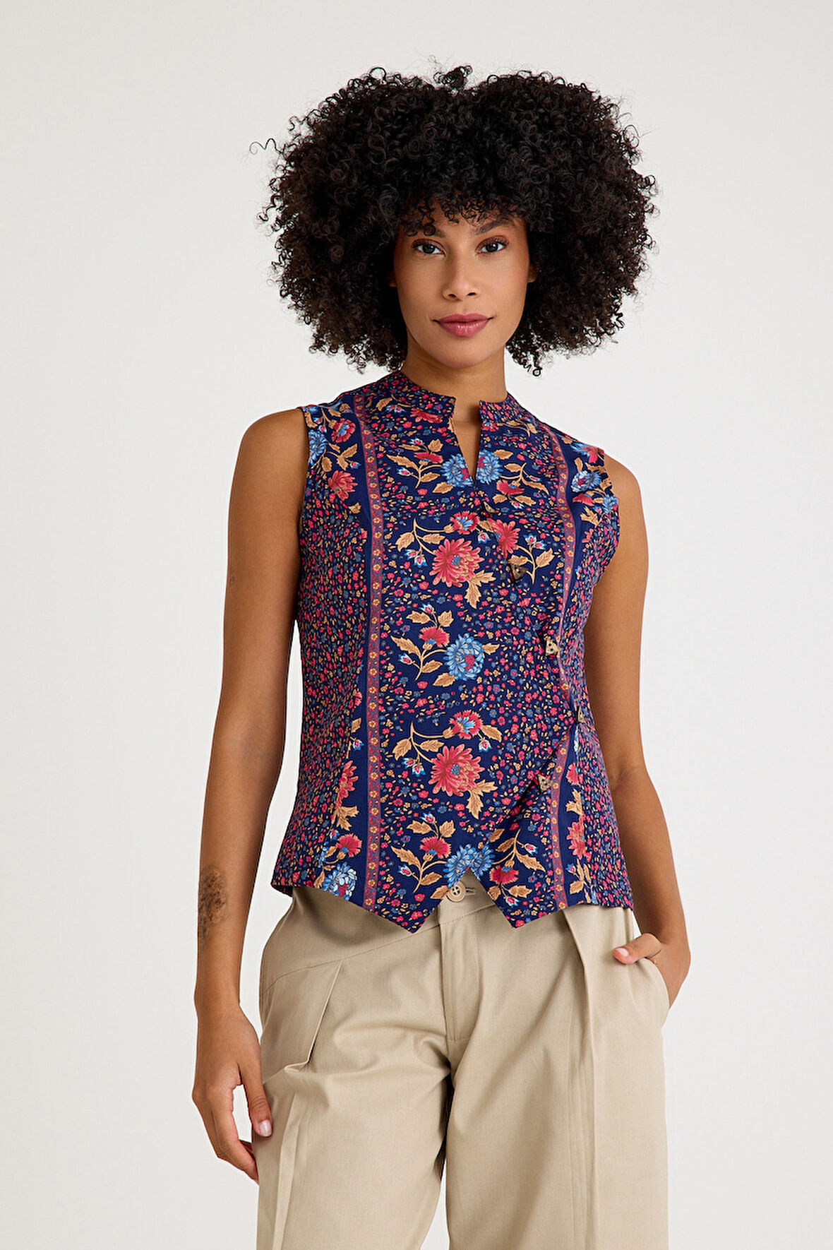 Hakim Yaka Çapraz Düğmeli Kolsuz Bluz