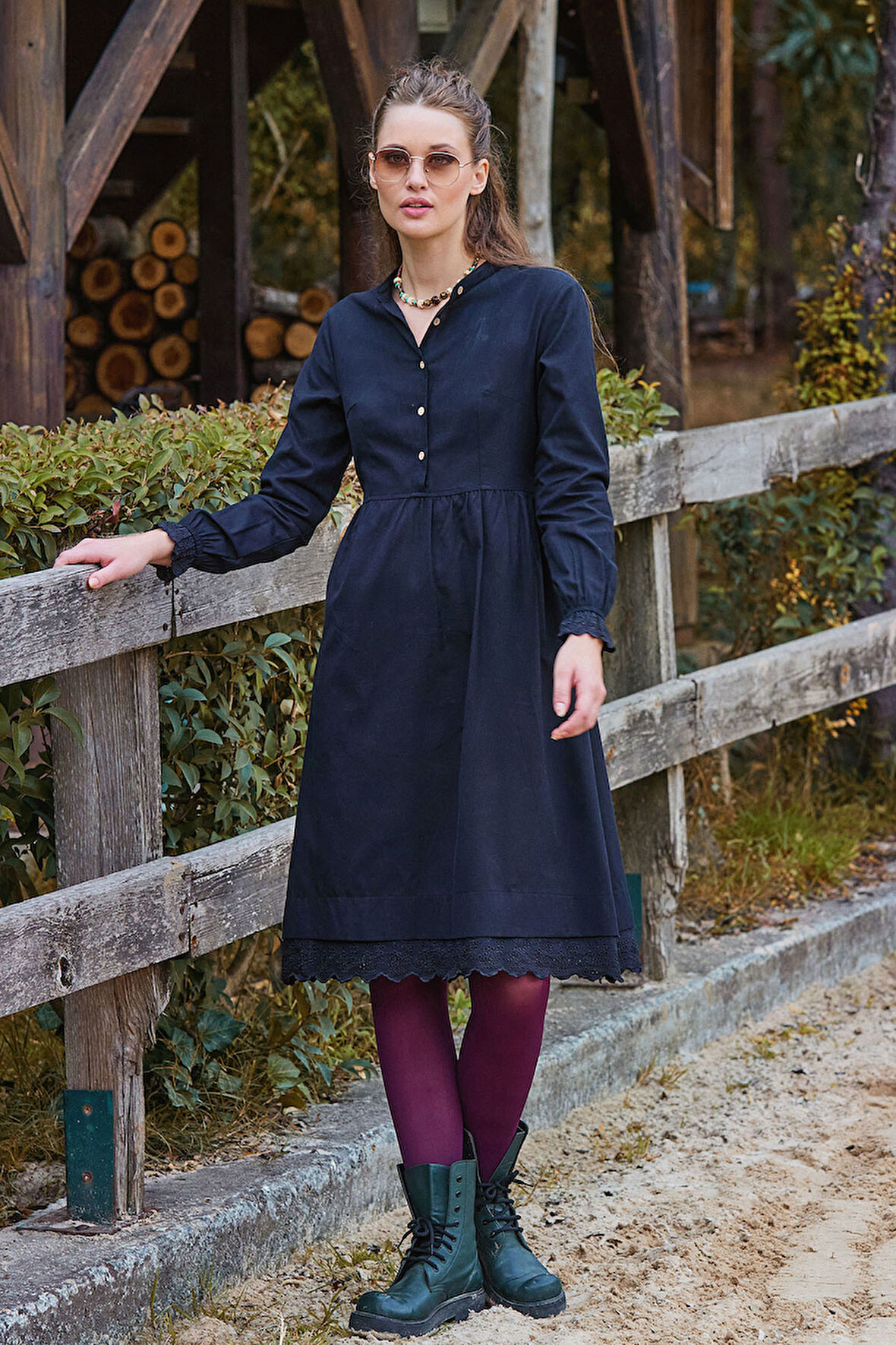 Hakim Yaka Beli Lastikli Dantelli Kışlık Elbise