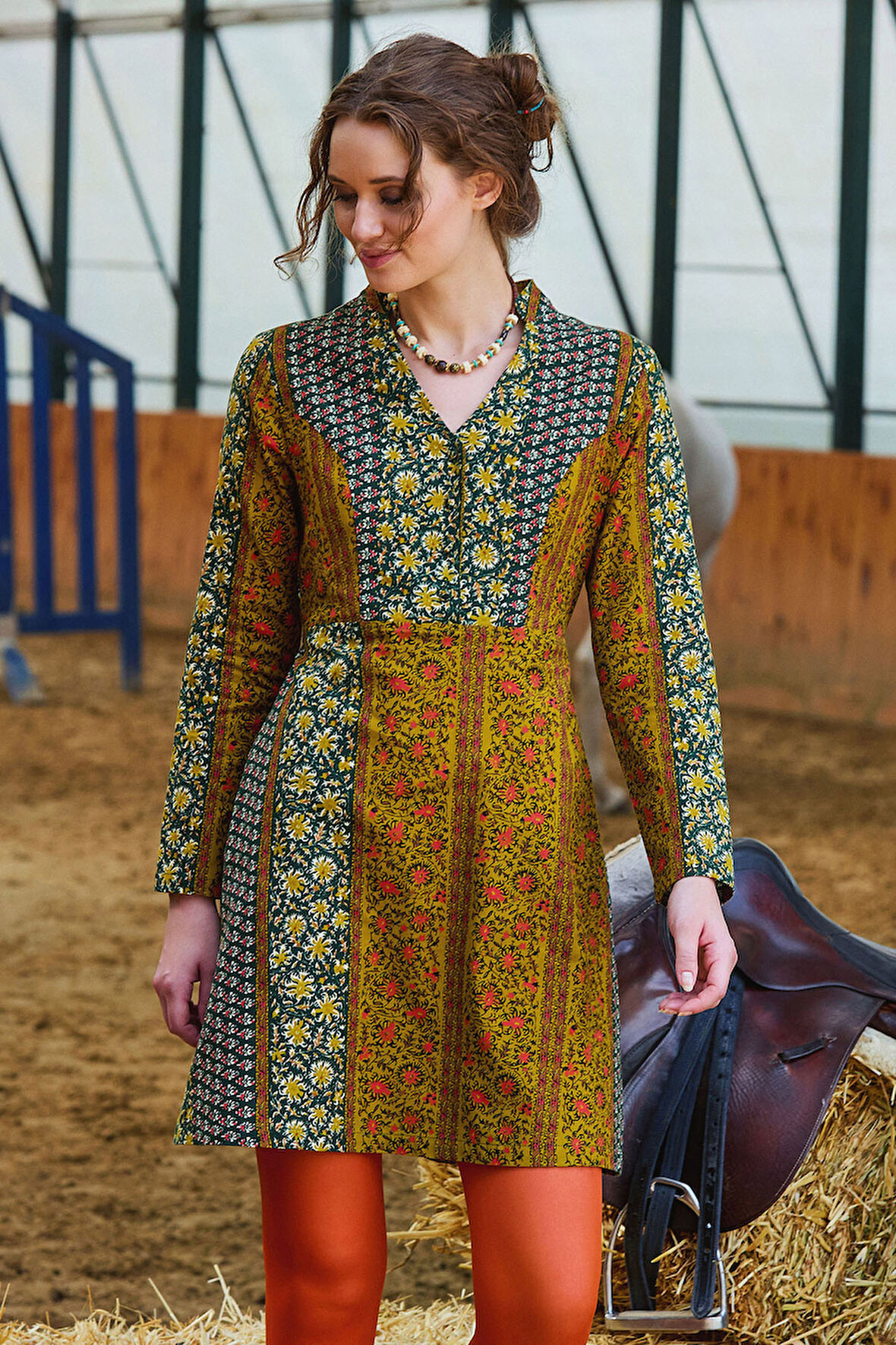 Hakim Yaka Düğme Detaylı Bağlamalı Uzun Kollu Elbise