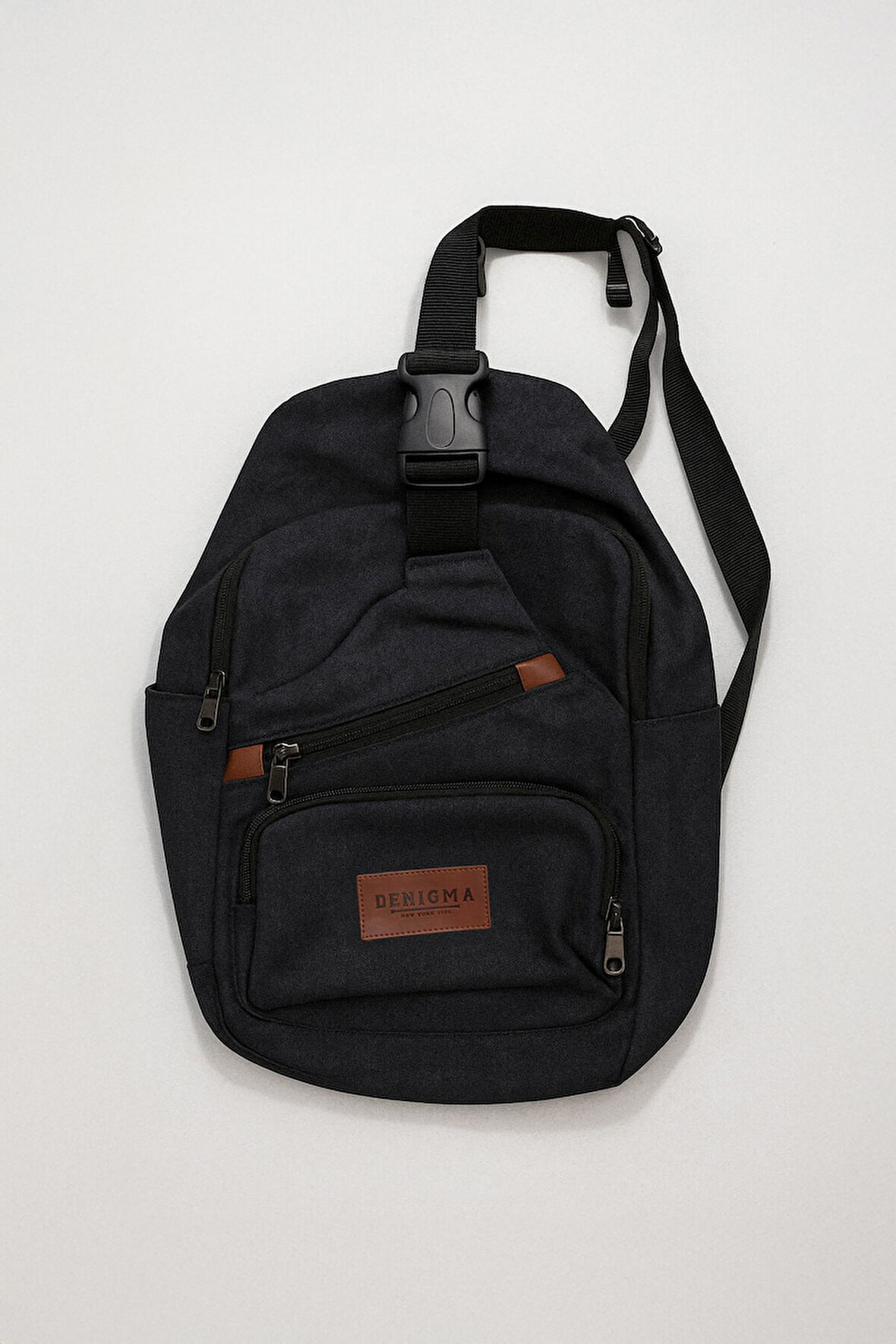 Tek Askılı Çapraz Omuz Çantası