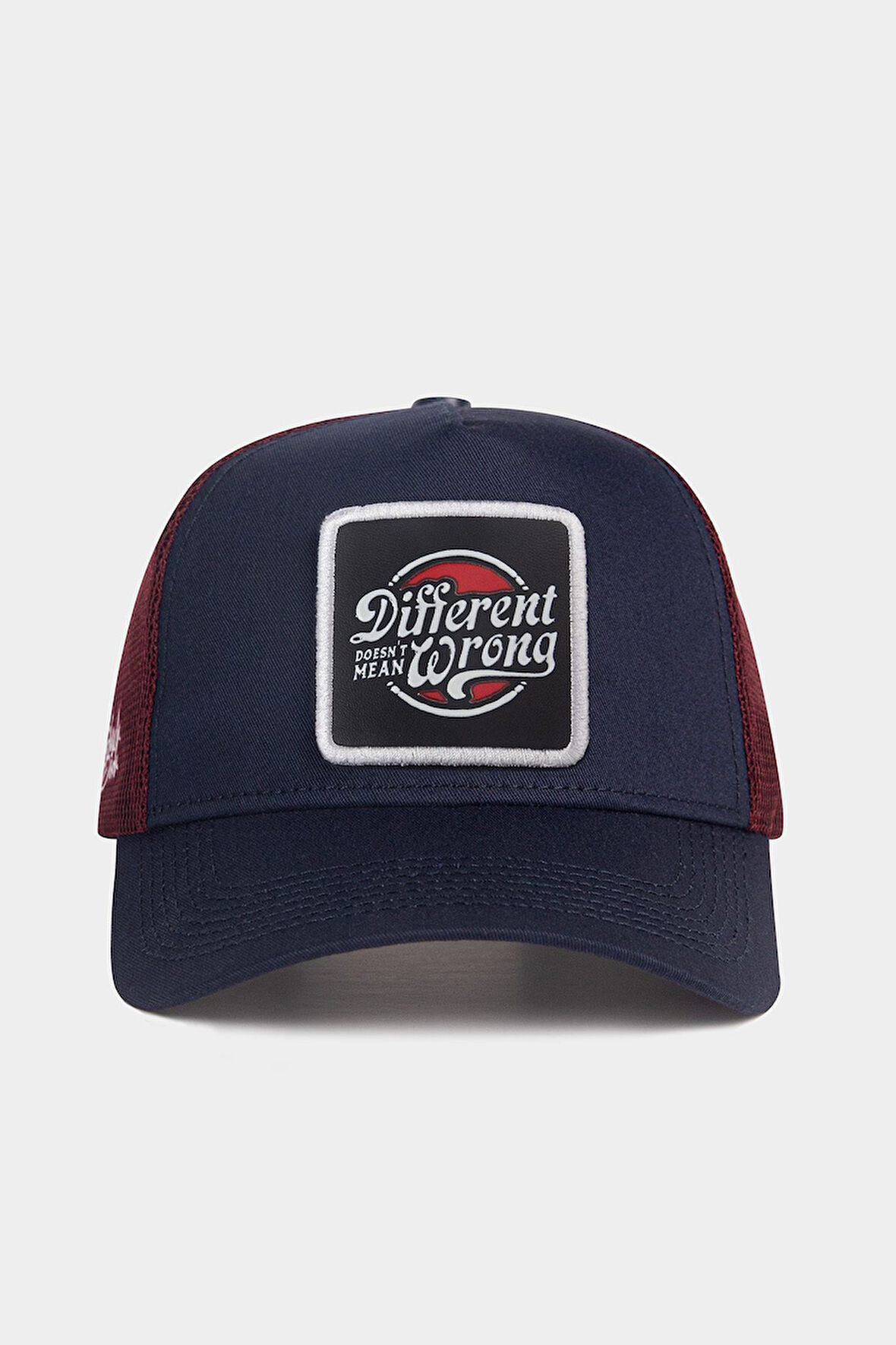 Different Wrong Logolu Lacivert-Bordo Trucker Şapka