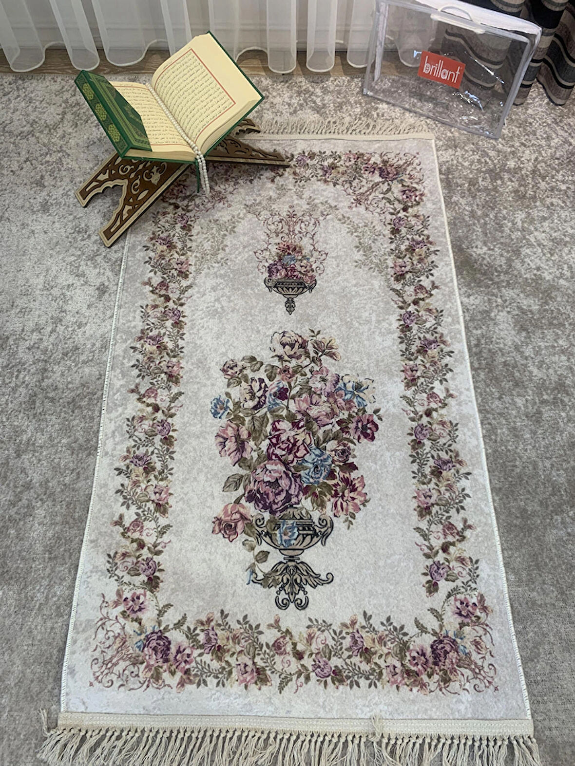 Çiçekli Saçaklı  Seccade (Lateks Taban) 75x125 Ebat