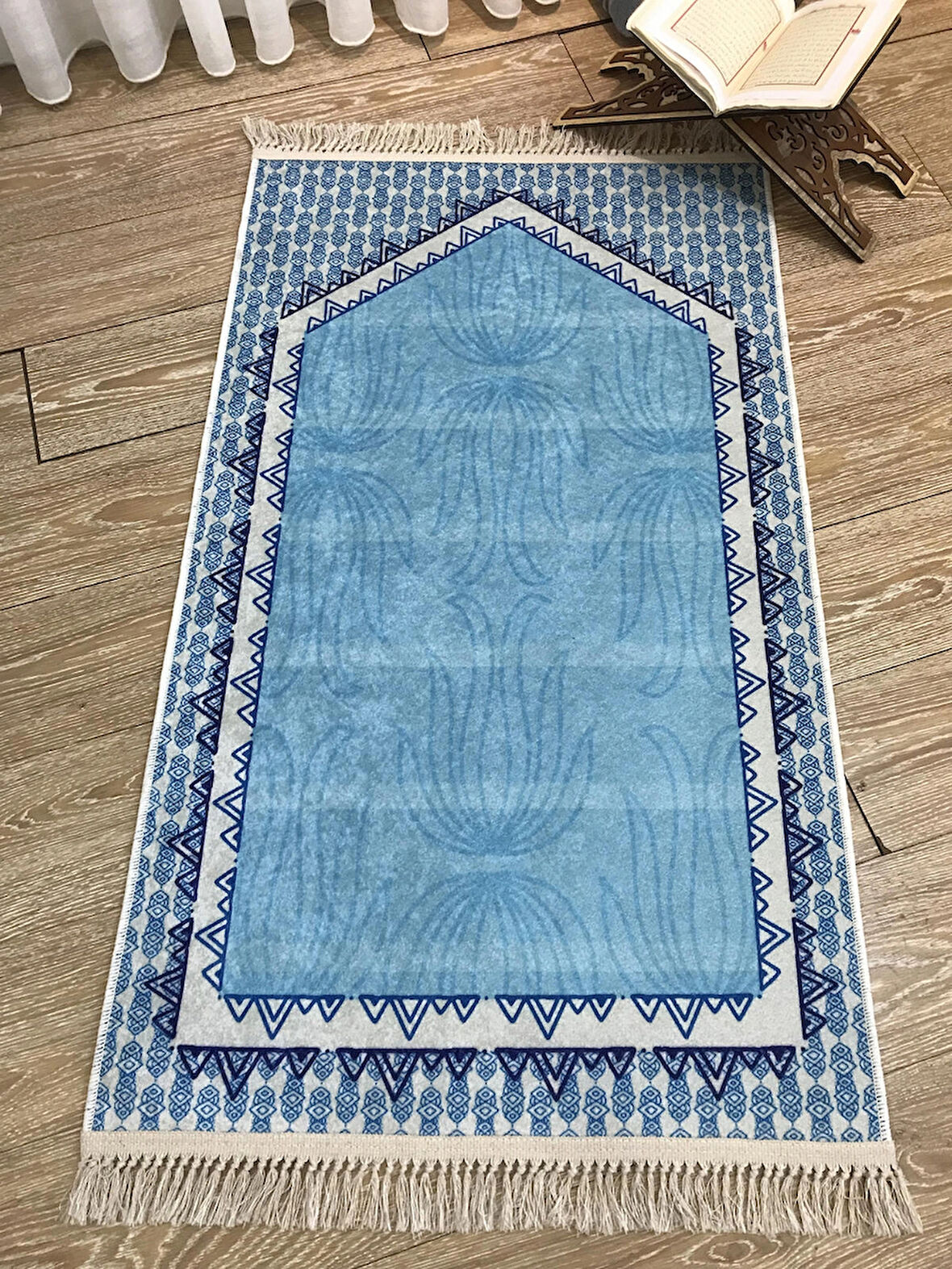 Açık Mavi Saçaklı Seccade (Lateks Taban) 75x125