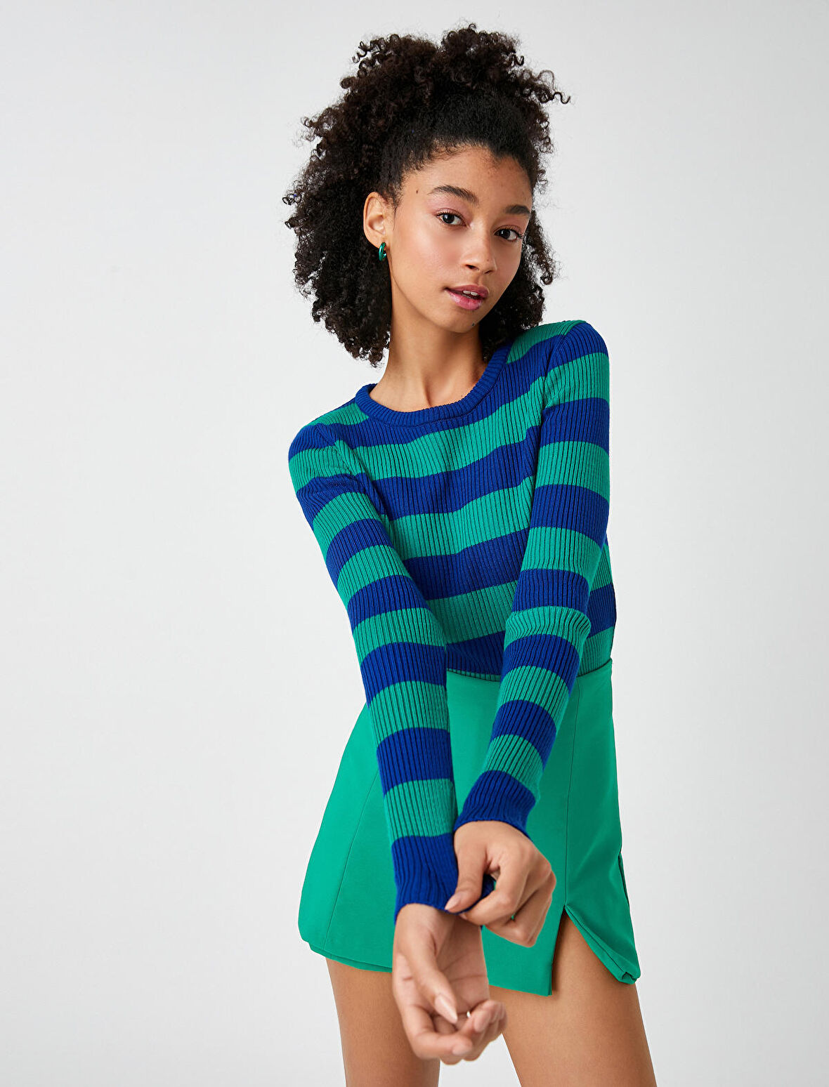 Yuvarlak Yaka Triko Kazak