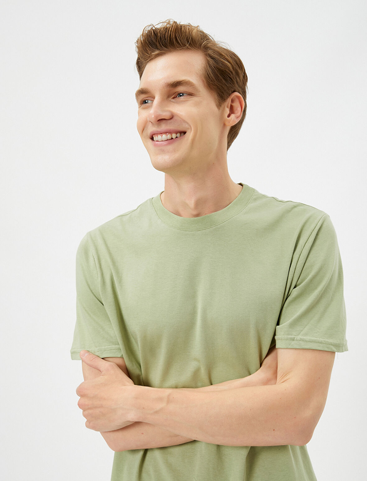 Basic Tişört Slim Fit Bisiklet Yaka Kısa Kollu Pamuklu