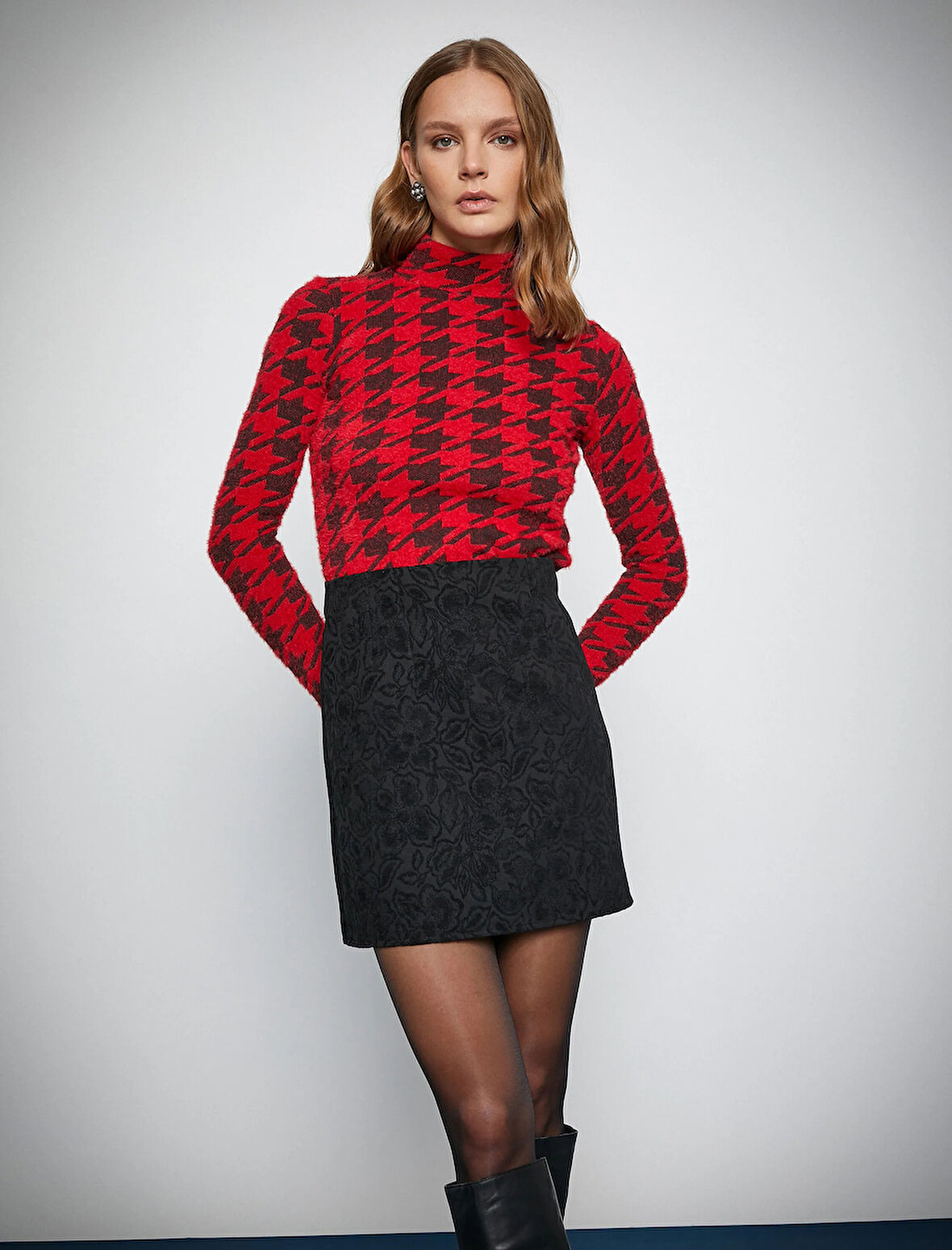 Melis Ağazat X Koton - Uzun Kollu Yumuşak Dokulu Boğazlı Tişört