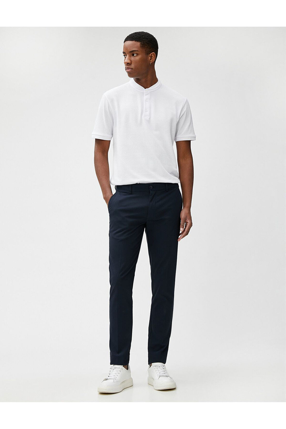 Hakim Yaka Tişört Dar Kesim Düğmeli Kısa Kollu