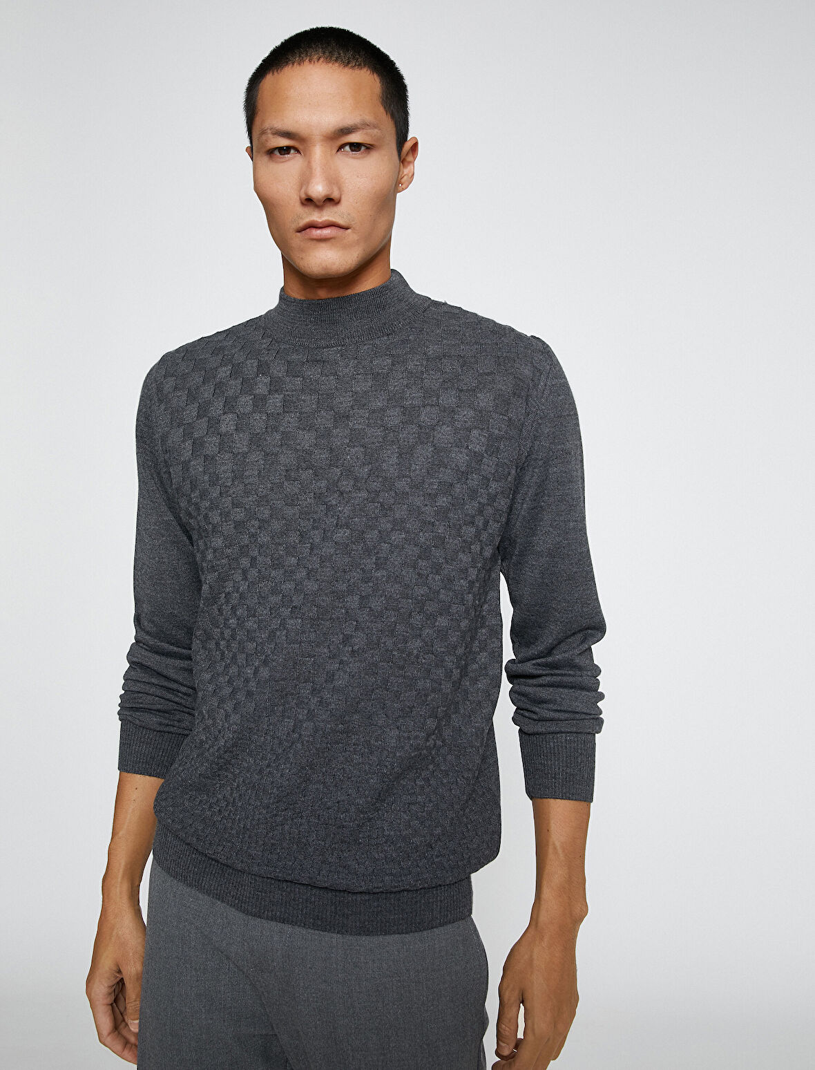 Basic Triko Kazak Yarım Balıkçı Yaka Uzun Kollu Geometrik Desenli