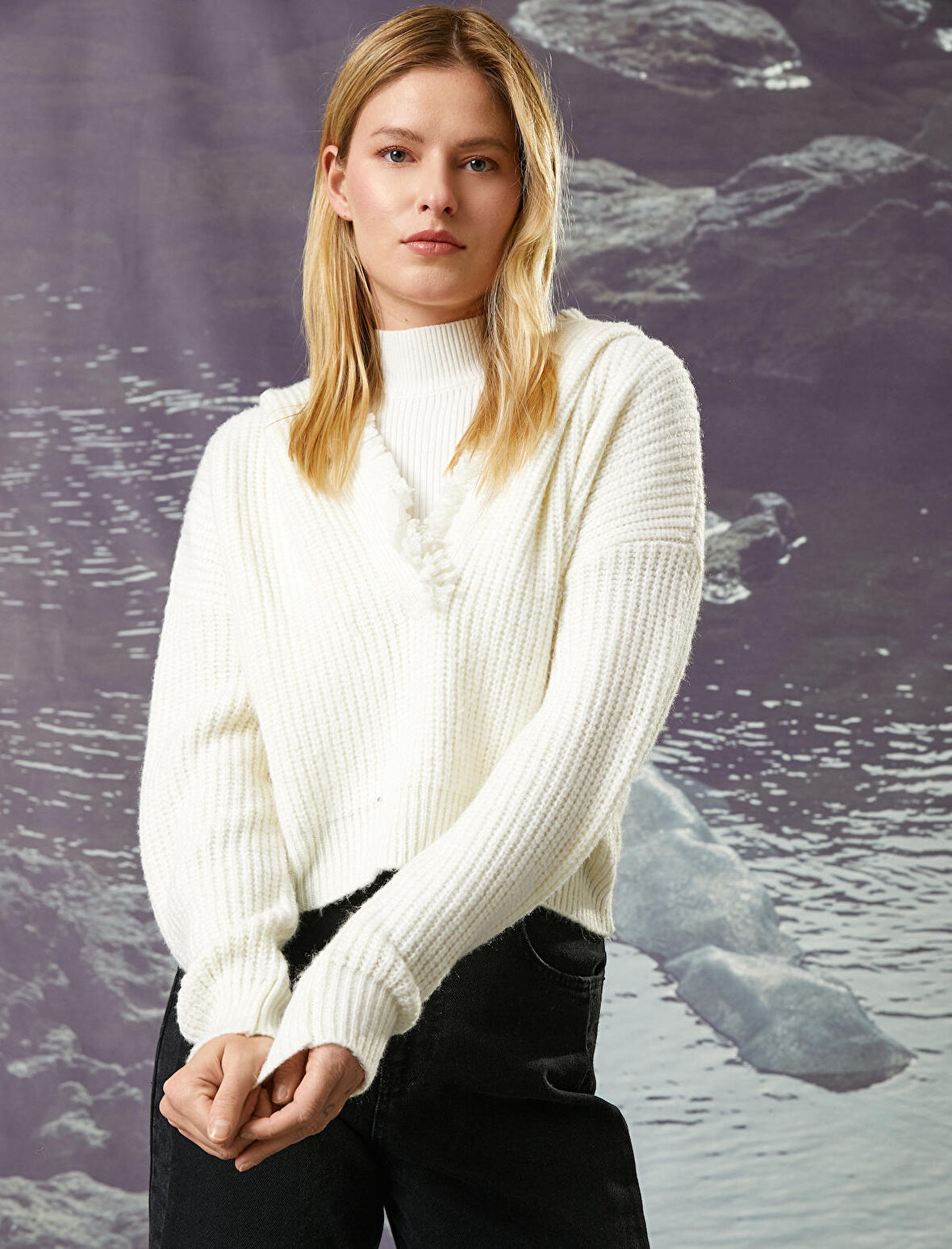 Şahika Ercümen X Koton - Kapüşonlu Oversize Örgü Kazak