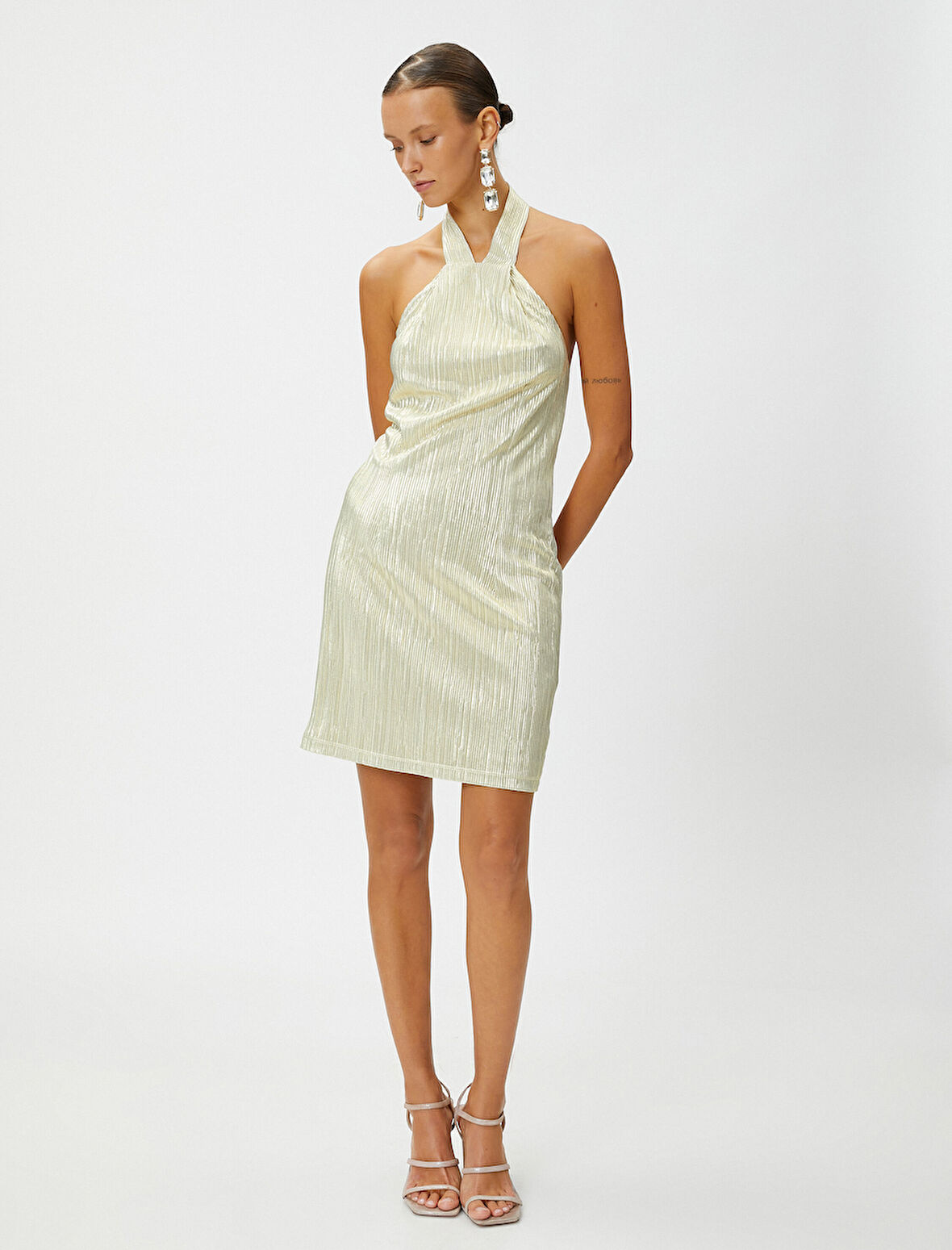 Pileli Piliseli Mini Elbise Halter Yaka