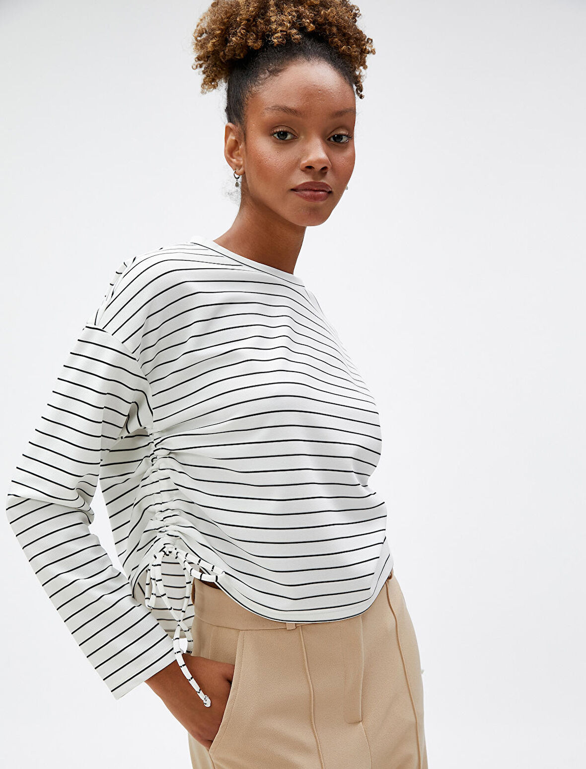 Crop Sweatshirt Bisiklet Yaka Yanları Büzgülü Uzun Kollu