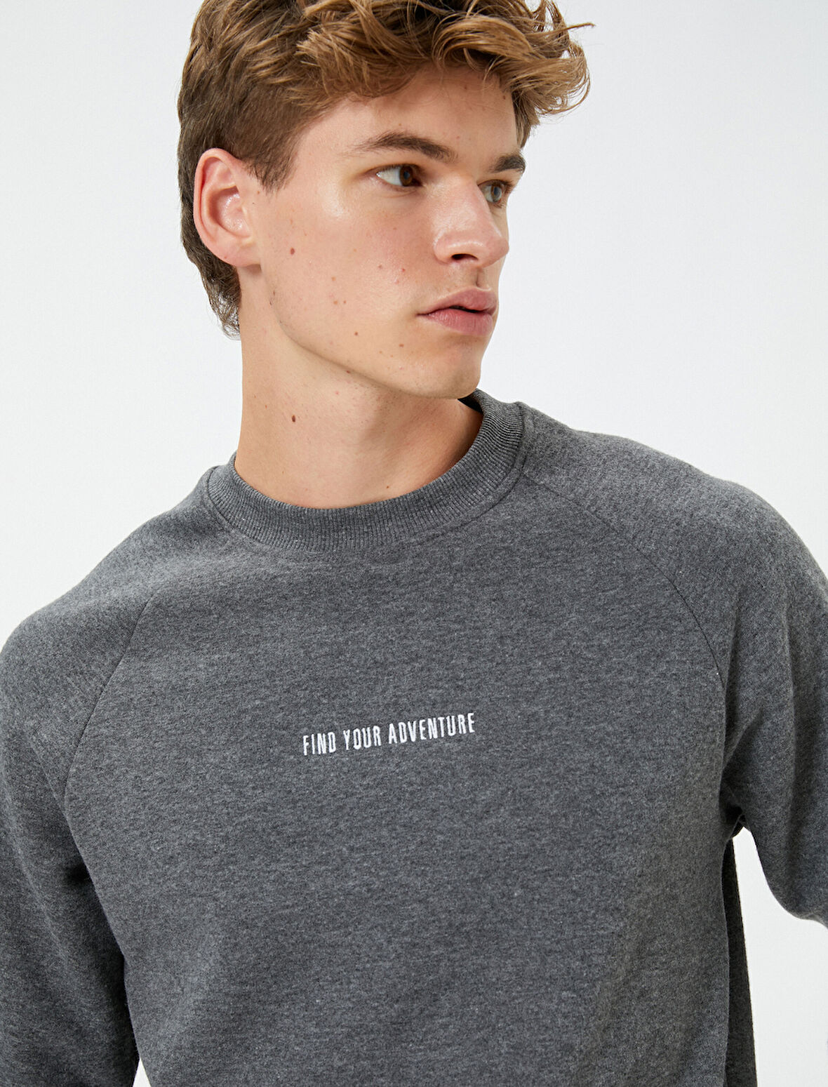 Bisiklet Yaka Sweatshirt Slogan İşlemeli Reglan Kollu