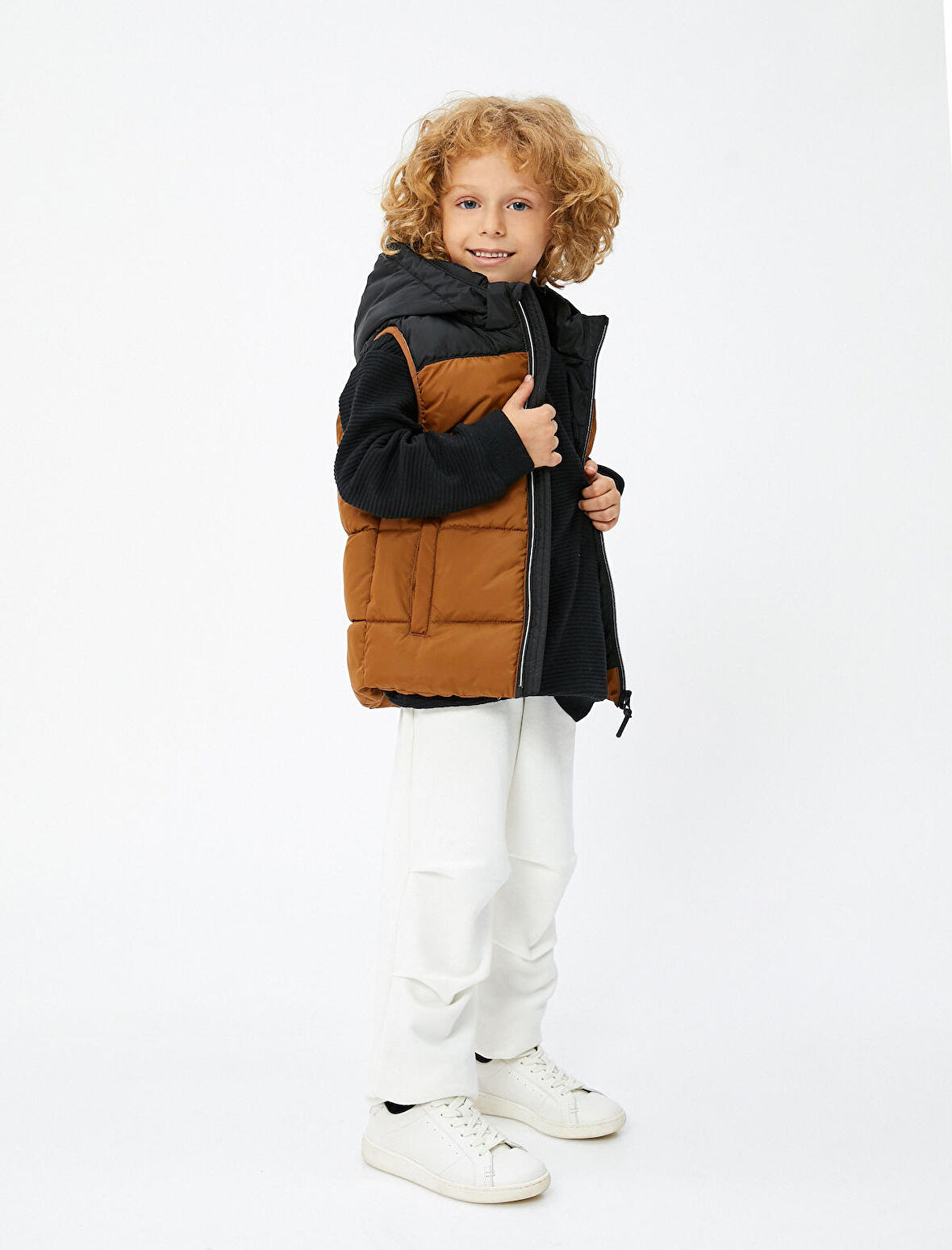 Şişme Yelek Kapşonlu Renk Bloklu Cepli Fermuarlı