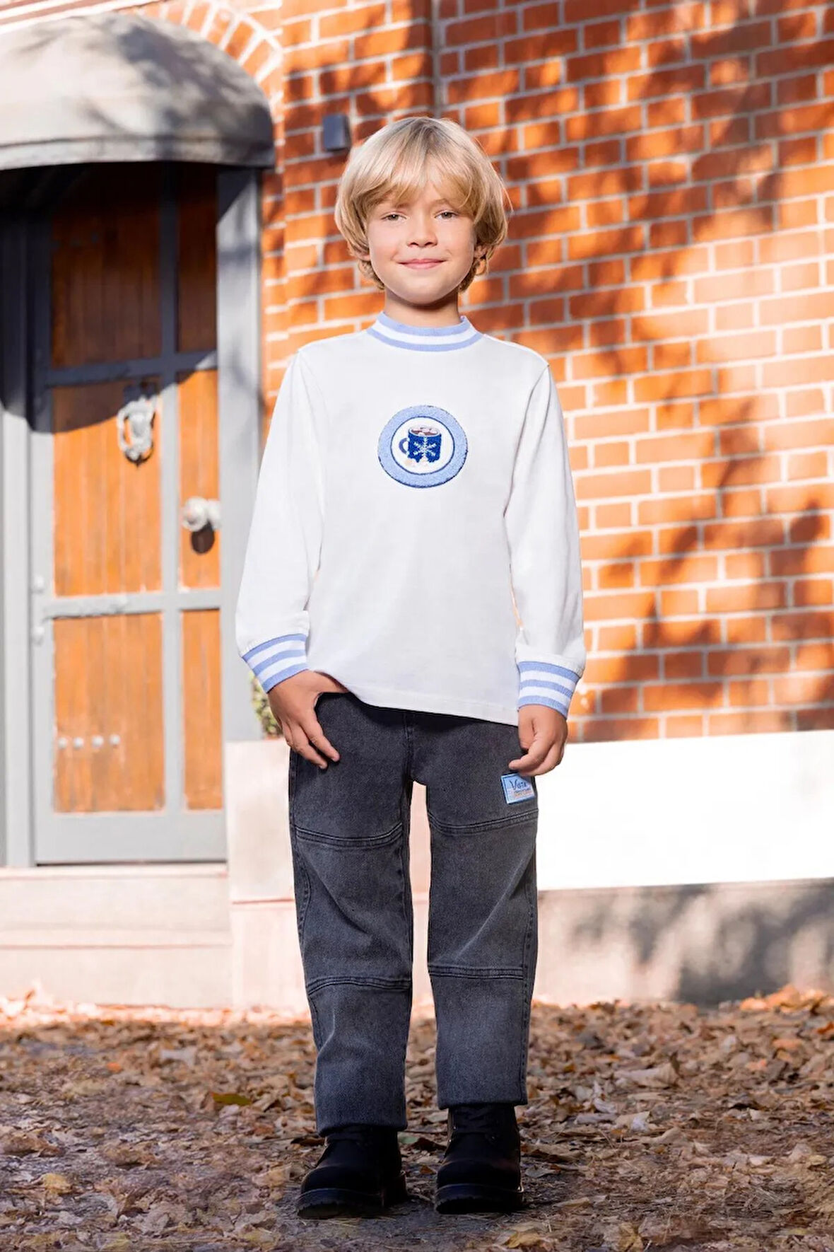 Erkek Çocuk Arma Nakışlı Uzun Kollu Tshirt MNT25E219