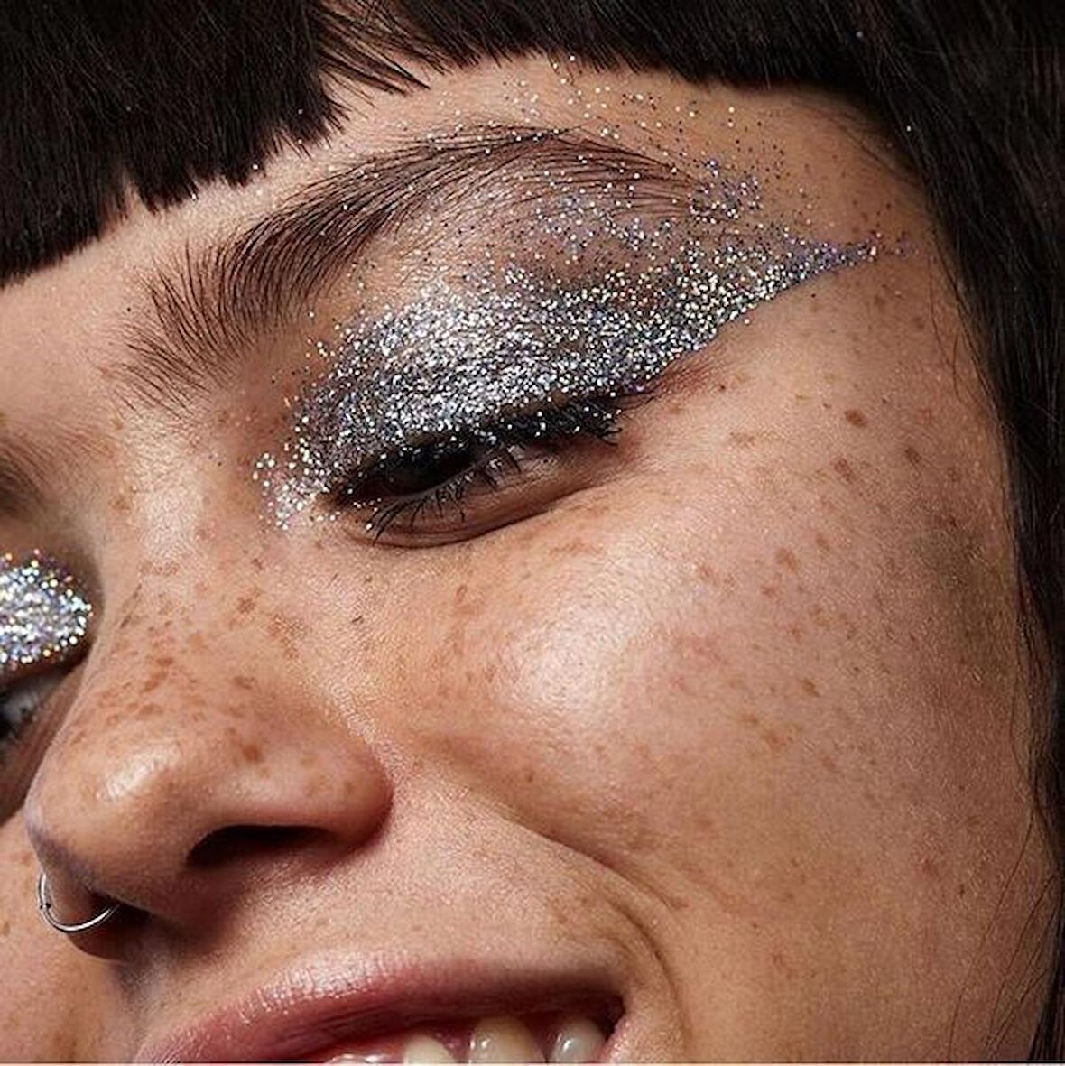 Sim Glitter, Göz Simi, Göz Farı Yüz ve Vücut Parıltısı, Party Glitter Makaj Simi Card Silver