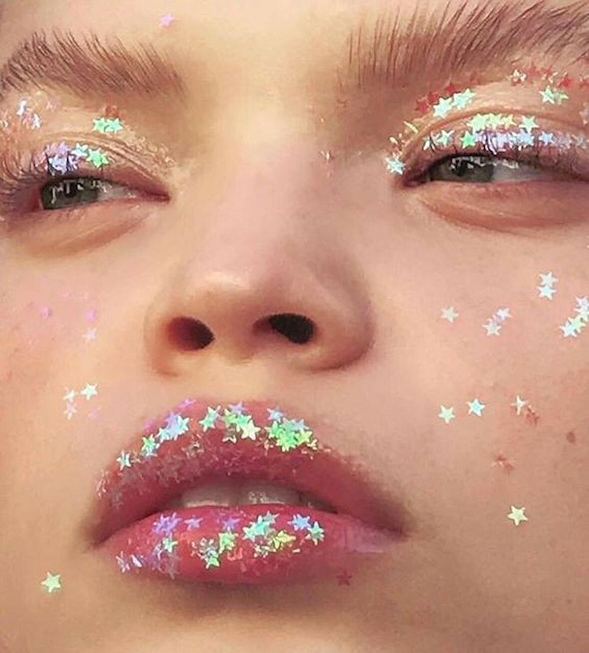 Hologram Yıldız Pulu Göz Simi, Yüz ve Vücut Parıltısı, Party Glitter Makyaj Simi 5 ML