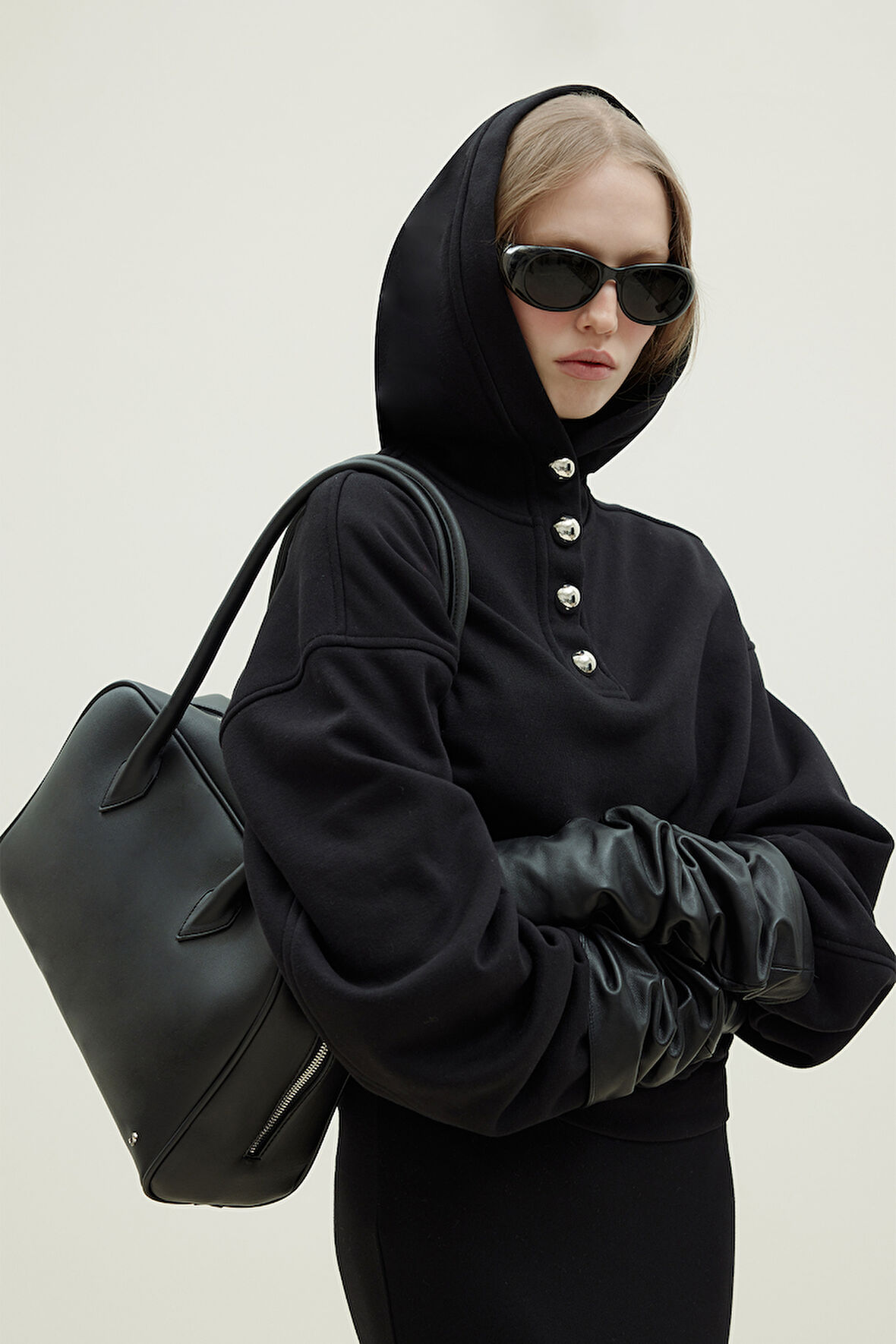 Siyah Gala Düğmeli Oversize Sweatshirt