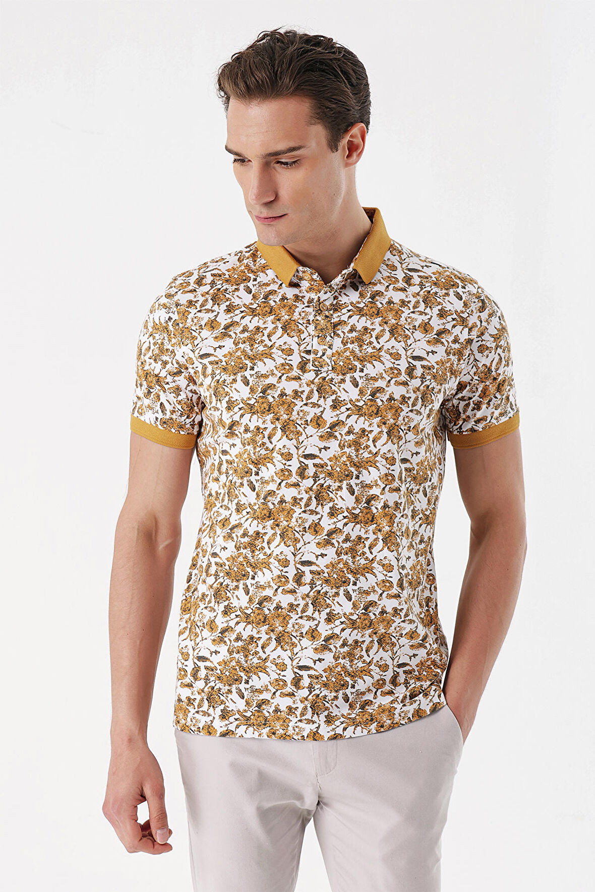  Erkek Hardal Sarısı Compact Rotasyon Polo Yaka Baskılı Desen Dynamic Fit T-Shirt