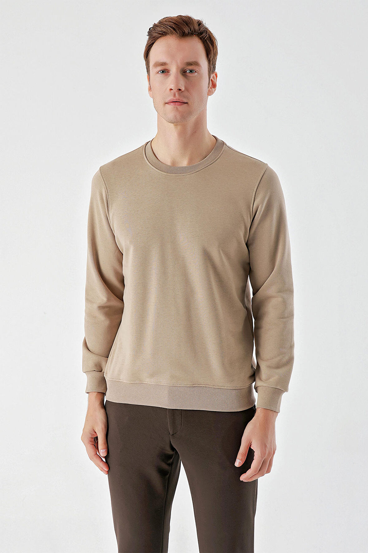  Erkek Bej Basic Bisiklet Yaka Sweat-Shirt