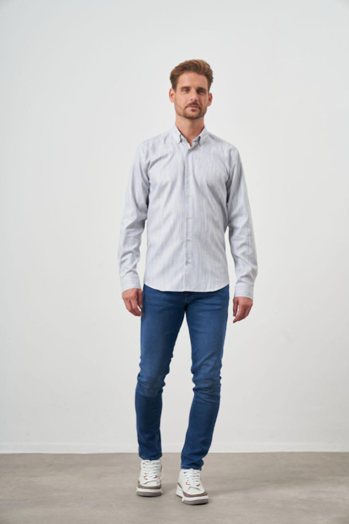  Erkek Gri Pamuk Baskılı Desenli Düğmeli Yaka Slim Fit Gömlek