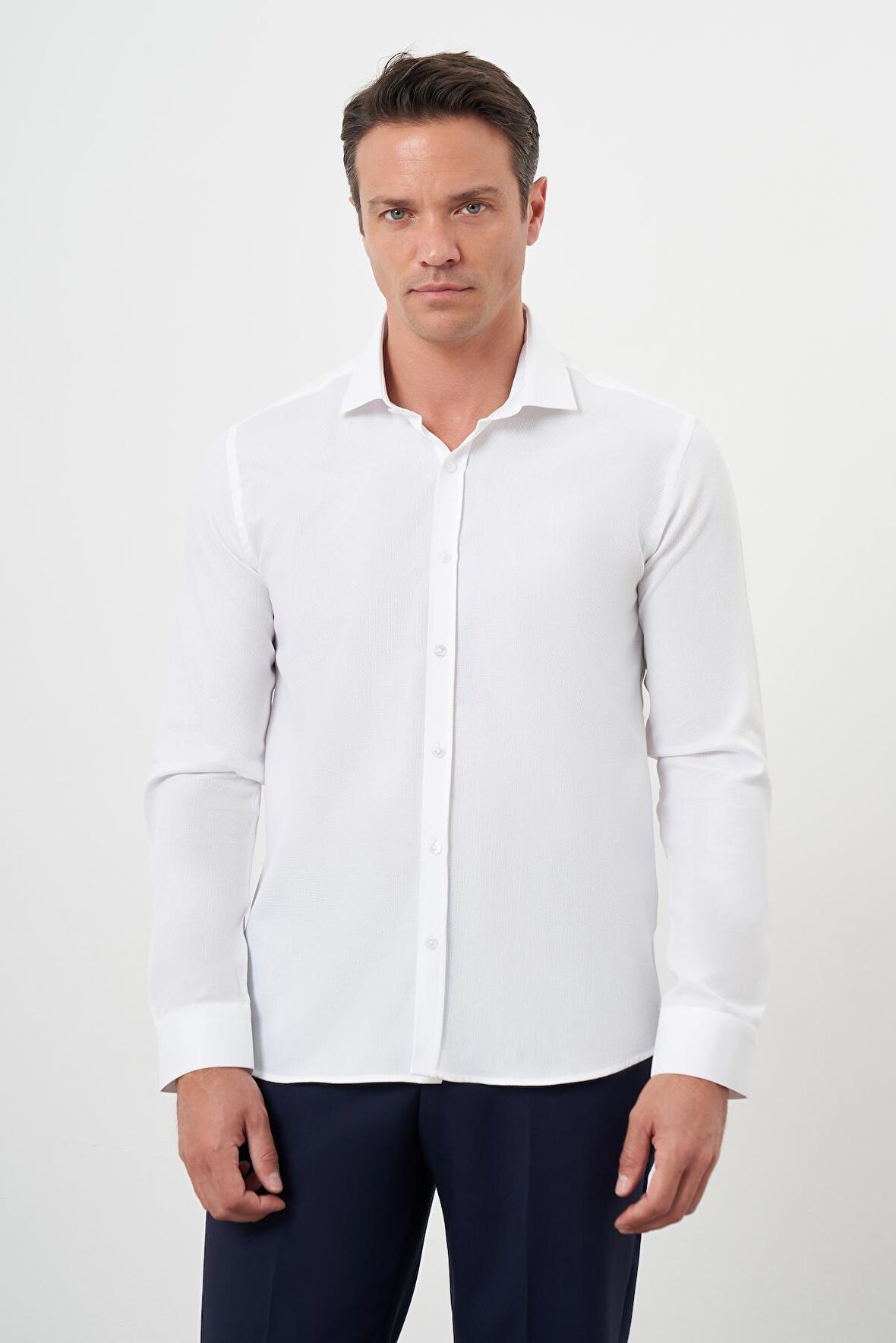  Erkek Beyaz Pamuk Baskılı Desenli  İtalyan Yaka Slim Fit Gömlek