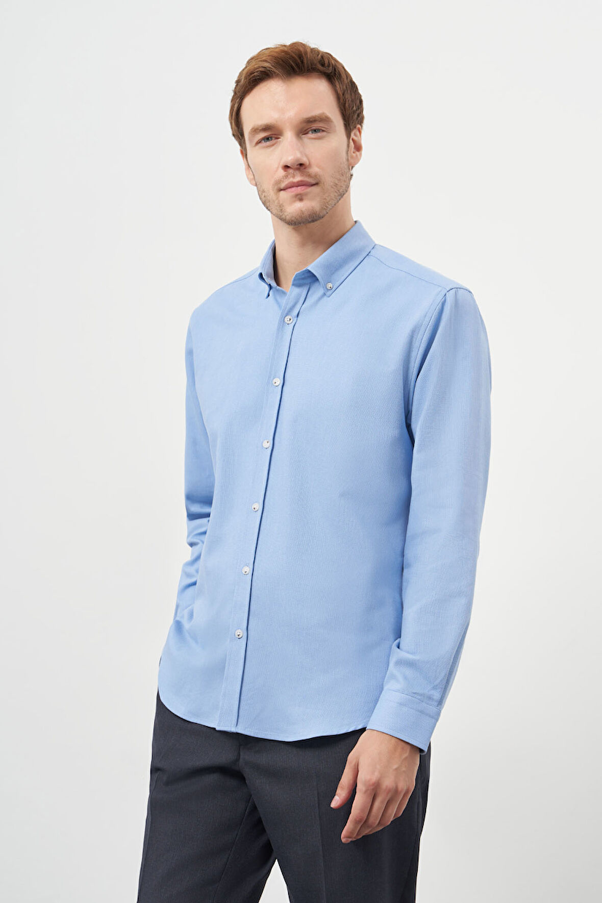  Erkek Mavi Pamuk Trend Dynamic Fit Düğmeli Yaka Gömlek