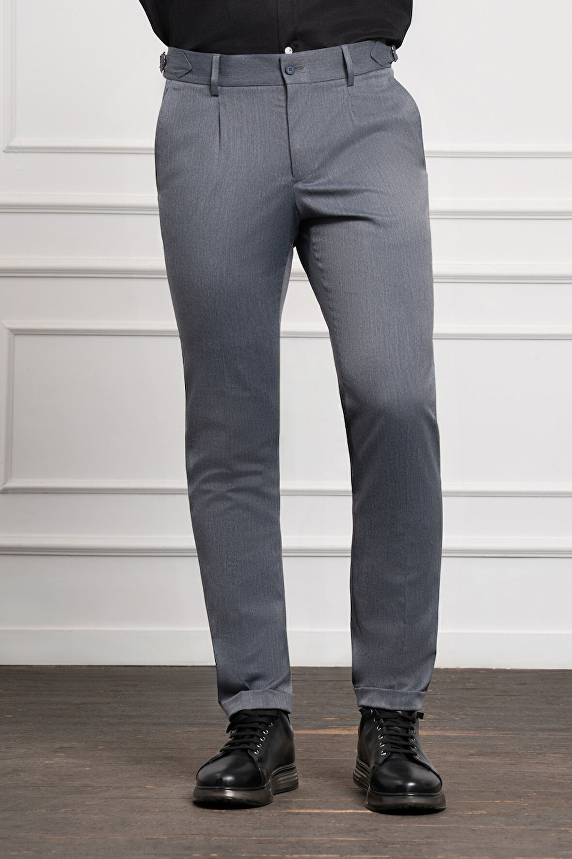  Erkek Lacivert Trend Slim Fit Dar Kesim Pileli Pantolon