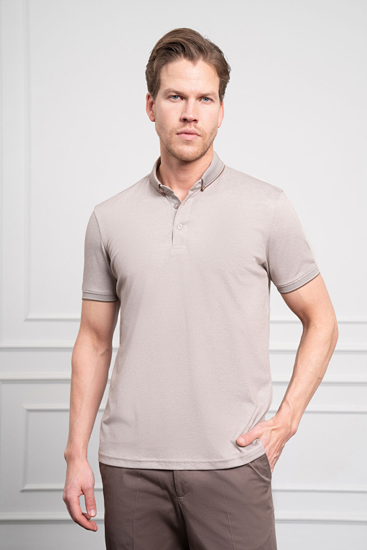  Erkek Bej Trend Merserize Düz Düğmeli Yaka Dynamic Fit T-Shirt