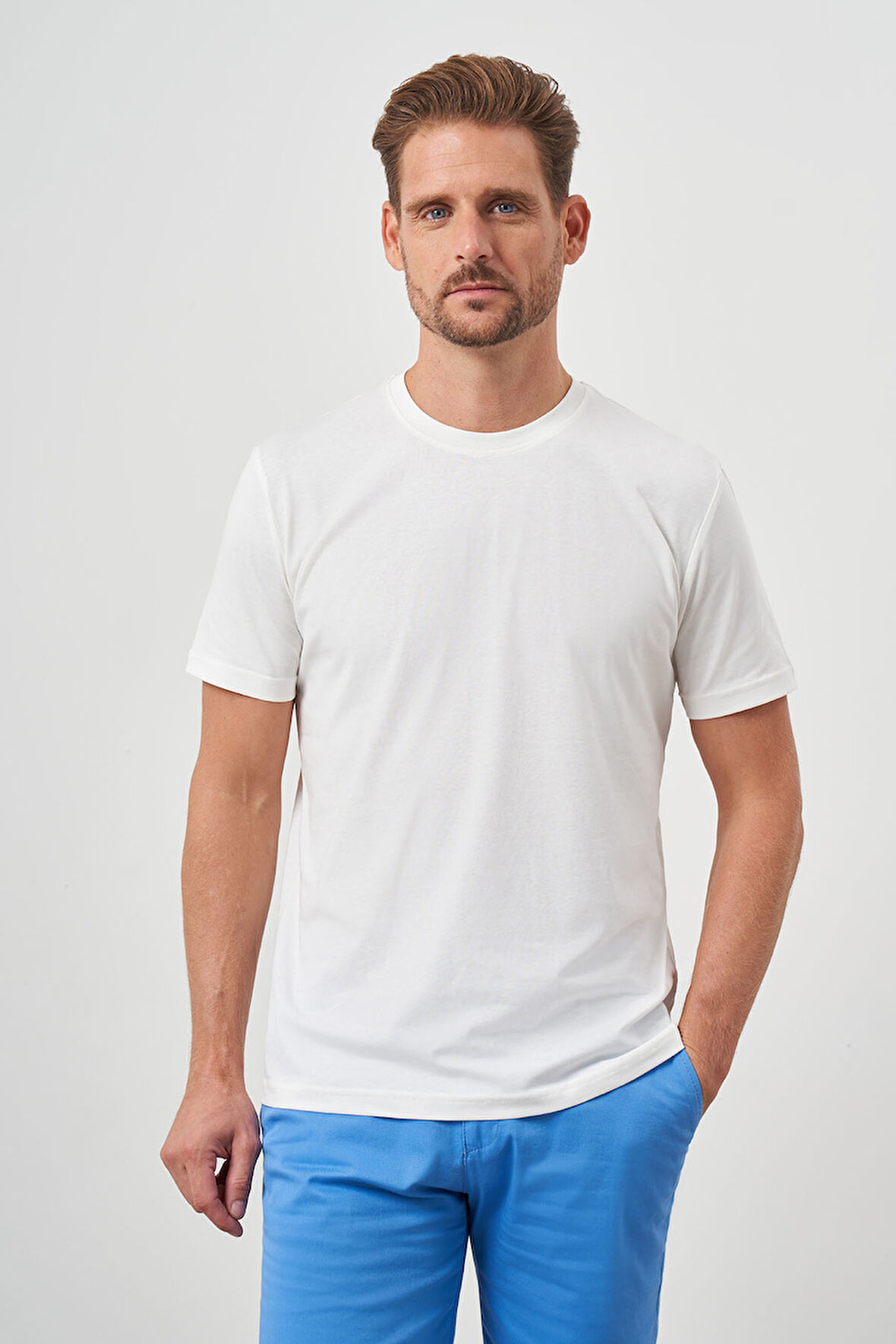  Erkek Ekru Basic Bisiklet Yaka Dynamic Fit Rahat Kesim T-Shirt