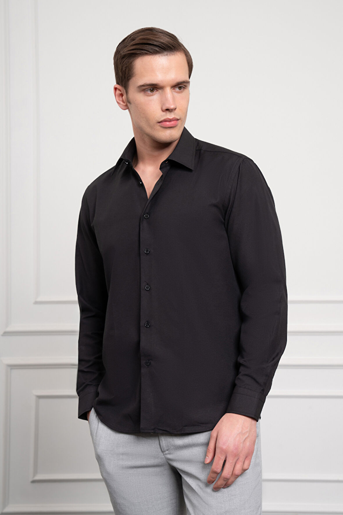  Erkek Siyah Slim Fit Dar Kesim Sert Spor Yaka Gömlek