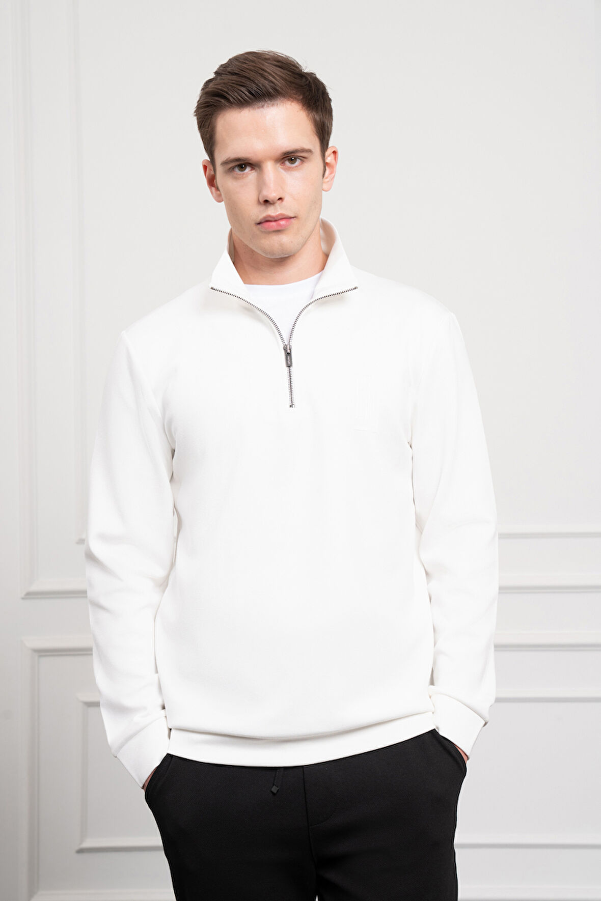  Erkek Ekru Femuarlı Bato Yaka Dynamic Fit Rahat Kesim Sweatshirt