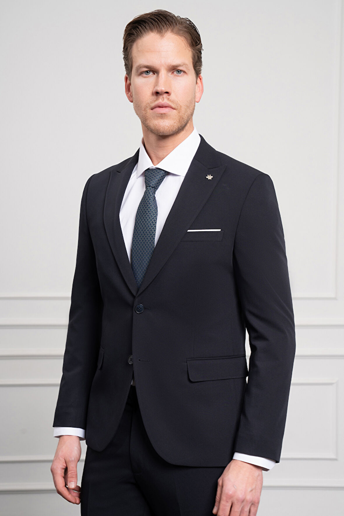  Erkek Lacivert Basic Slim Fit Sivri Yaka Takım Elbise
