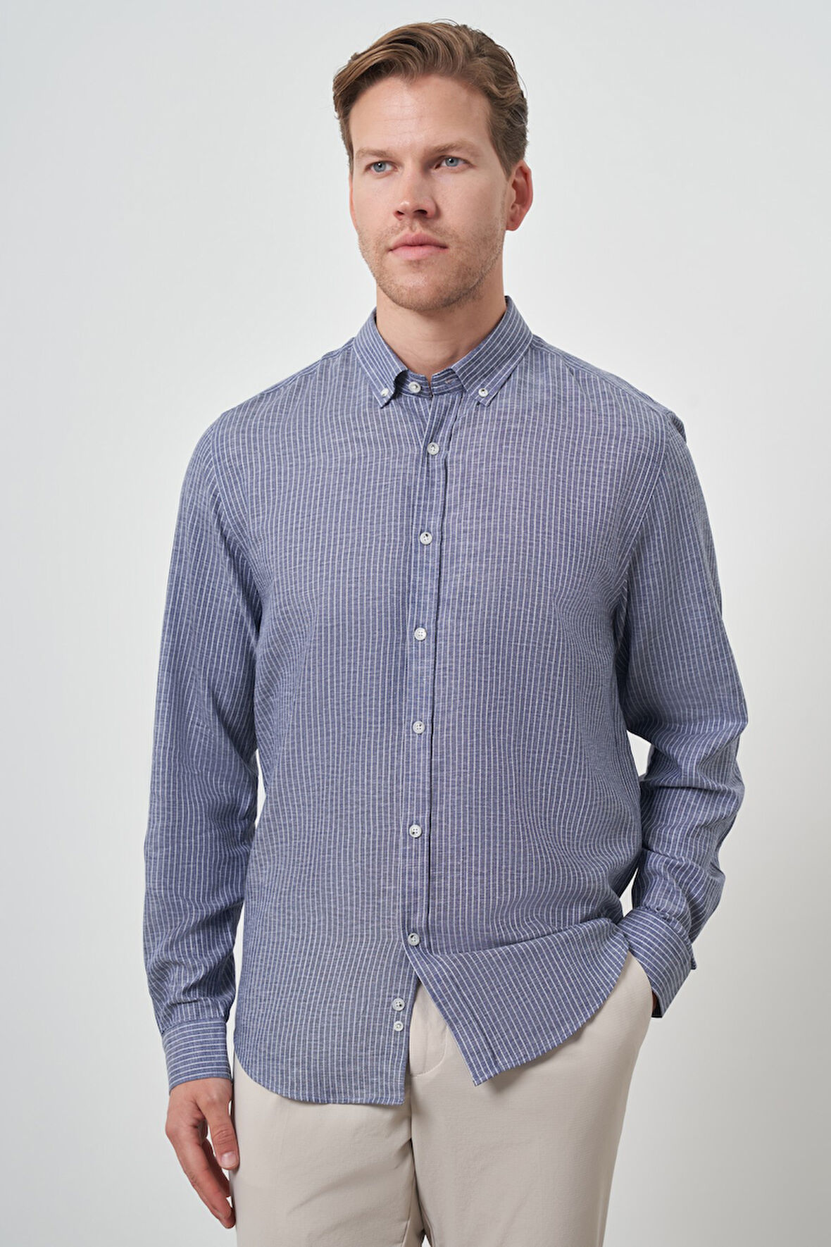  Erkek Lacivert Keten Dynamic Fit Düğmeli Yaka Gömlek