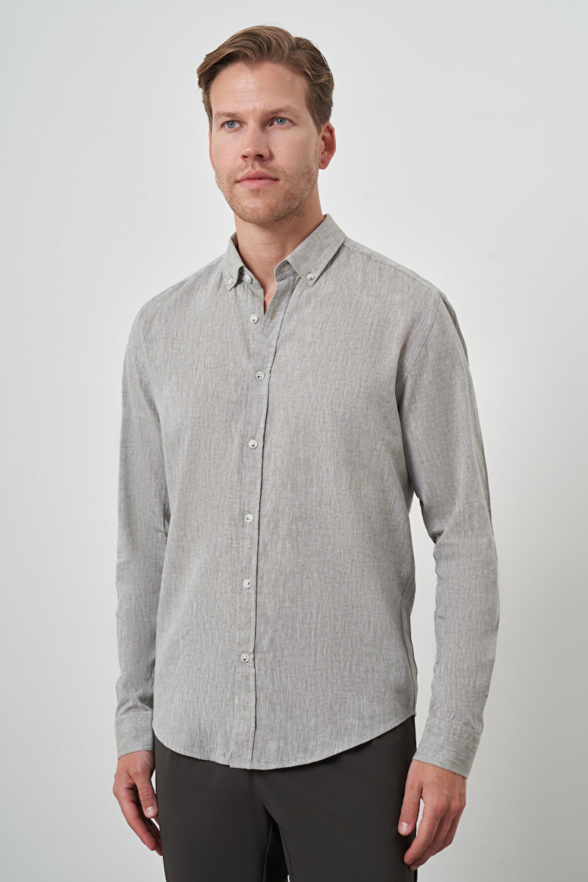  Erkek Çağla Yeşili Keten Trend Dynamic Fit Düğmeli Yaka Gömlek