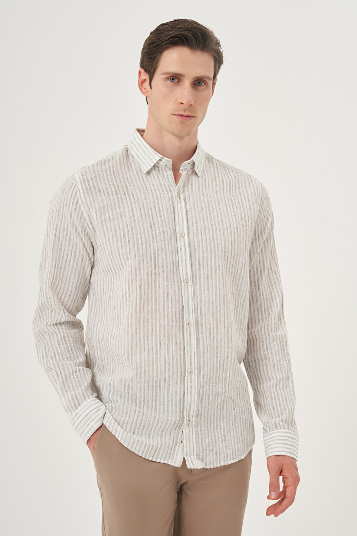  Erkek Yeşil Keten Trend Dynamic Fit Britli Yaka Gömlek