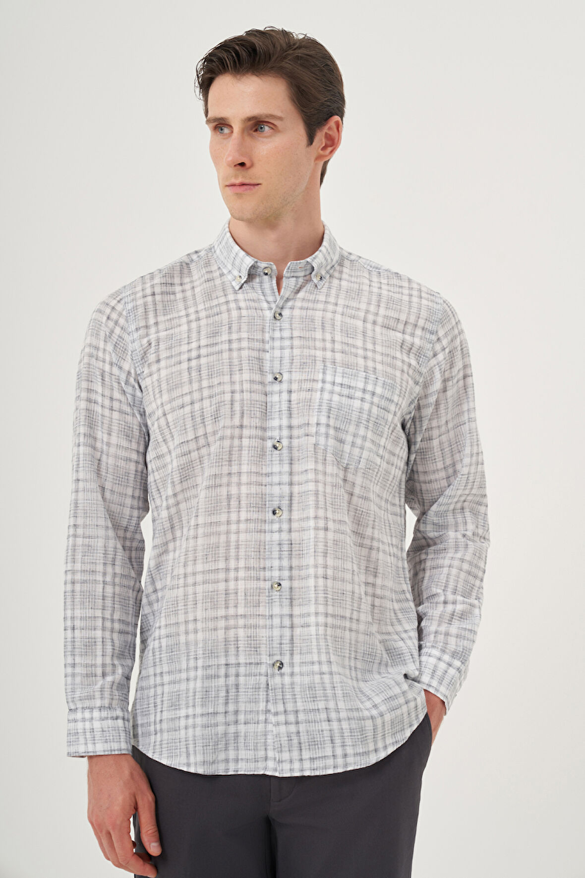  Erkek Siyah Keten Trend Regular Fit Dğmeli Yaka Gömlek