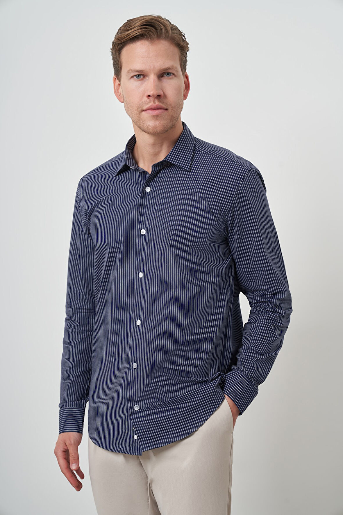  Erkek Lacivert Pamuk Trend Slim Fit Sert Yaka Gömlek