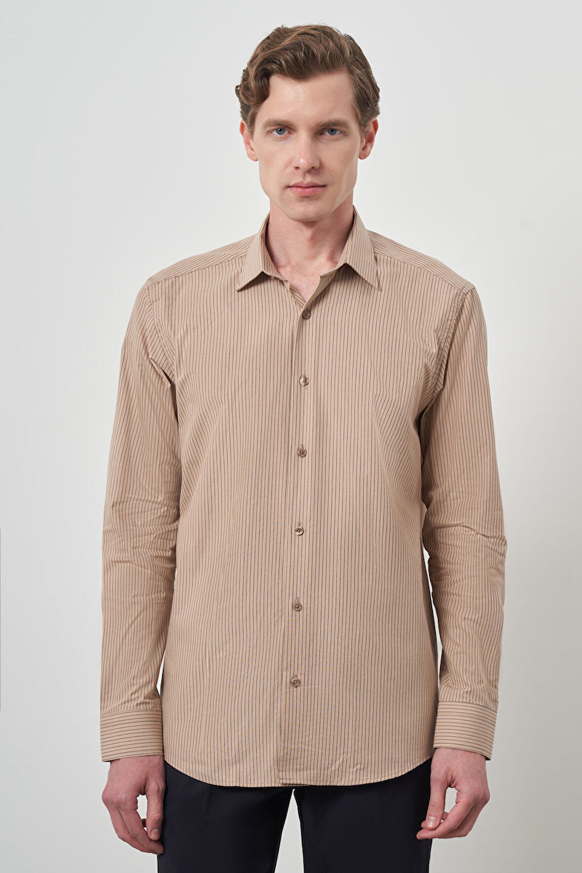  Erkek Bej Pamuk Trend Slim Fit Sert Yaka Gömlek