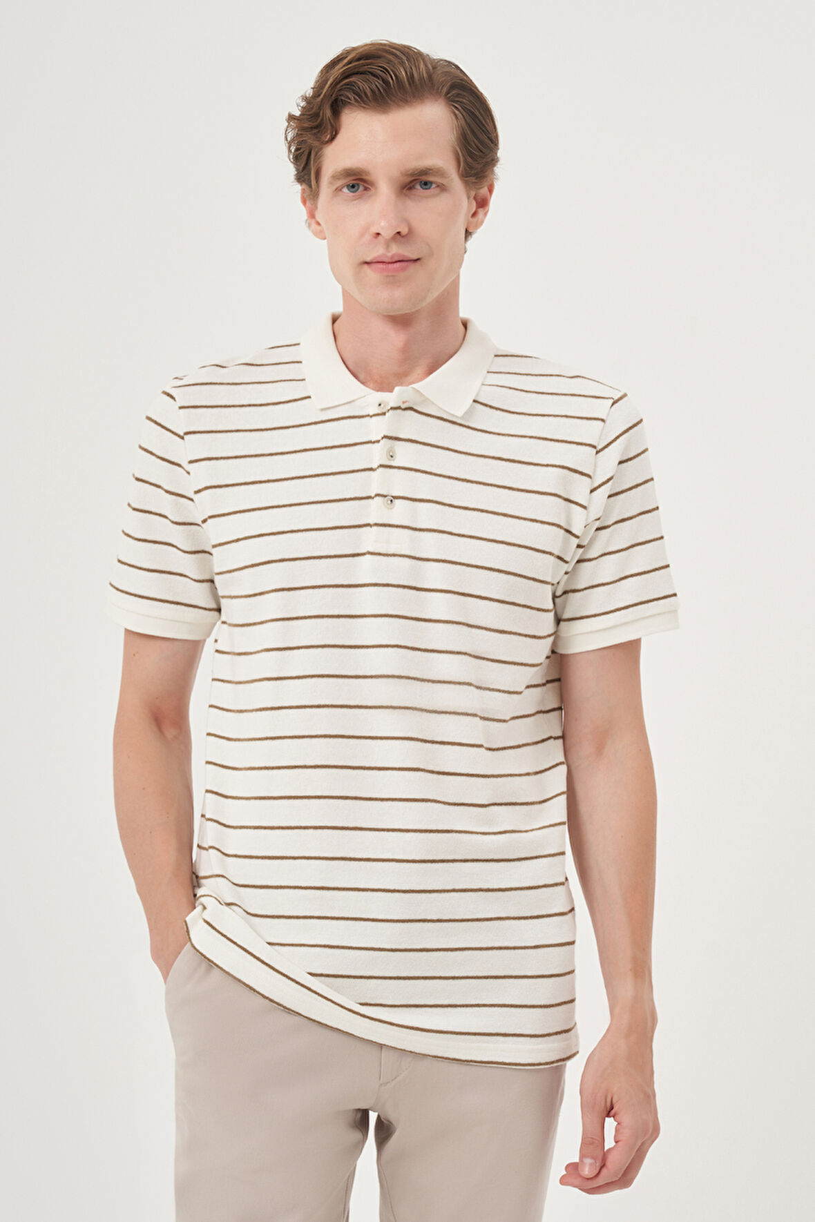  Erkek Ekru Trend Çizgili Dinamik Fit Polo Yaka T-Shirt