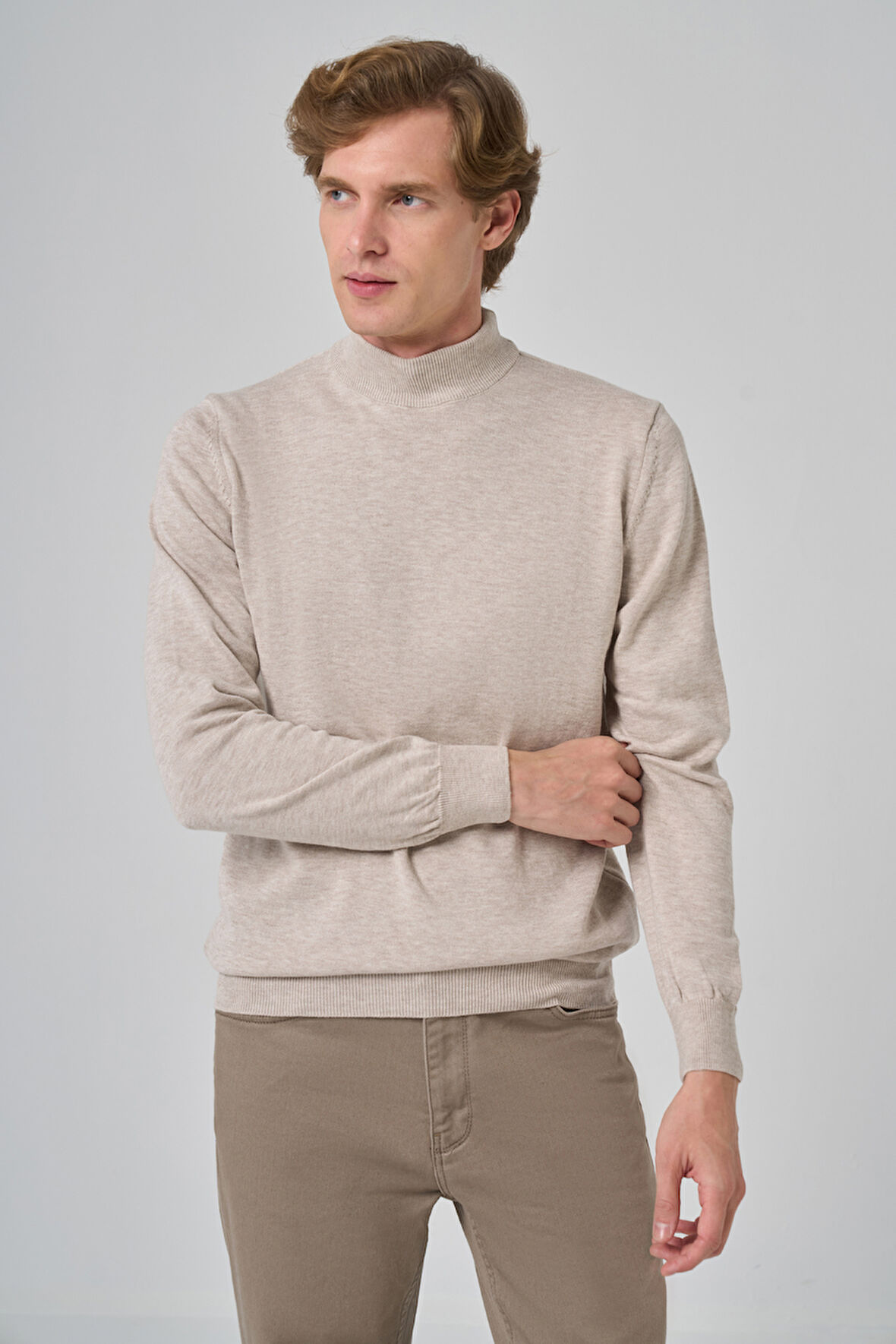  Erkek Bej Basic Yarım Balıkçı Yaka Dynamic Fit Rahat Kesim Triko