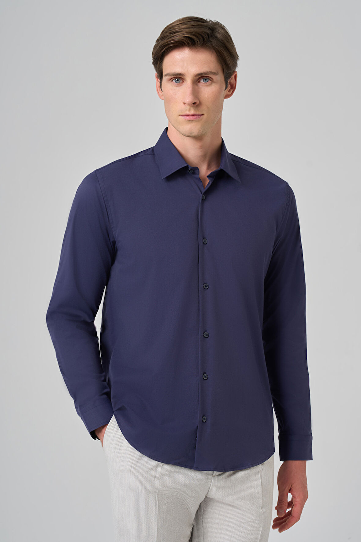  Erkek Lacivert Slim Fit Sert Yaka Gömlek