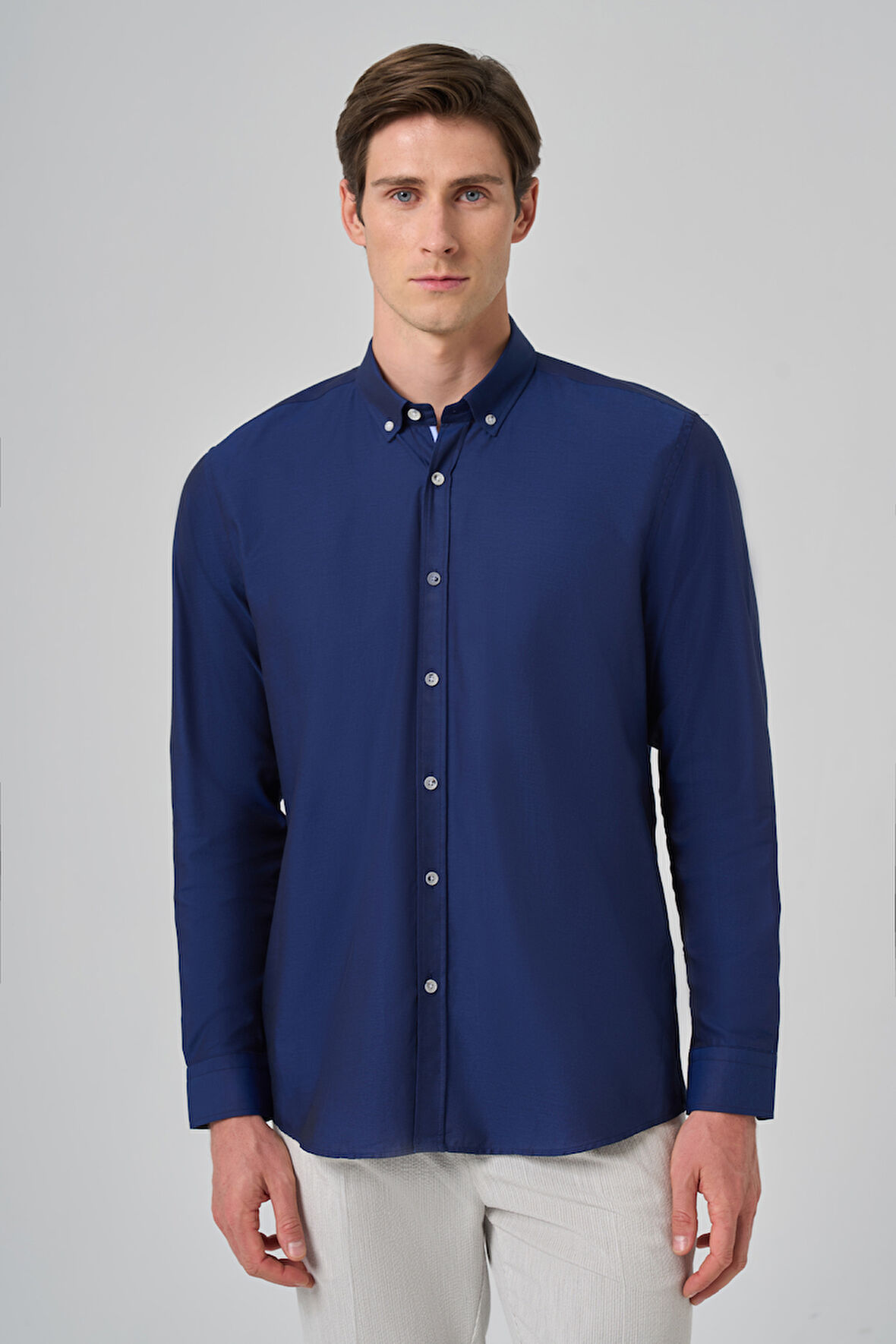  Erkek Lacivert Regular Fit Düğmeli Yaka Gömlek