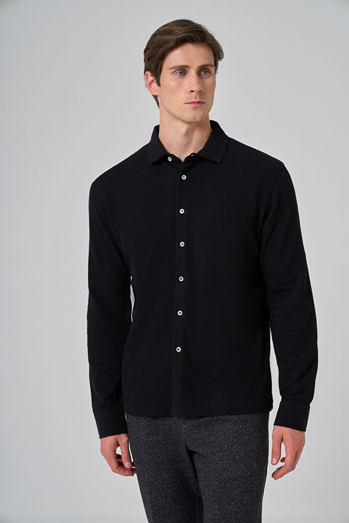  Erkek Siyah Pamuk Trend Ağaç Kabuğu Desen Dinamik Fit İtalyan Yaka Gömlek