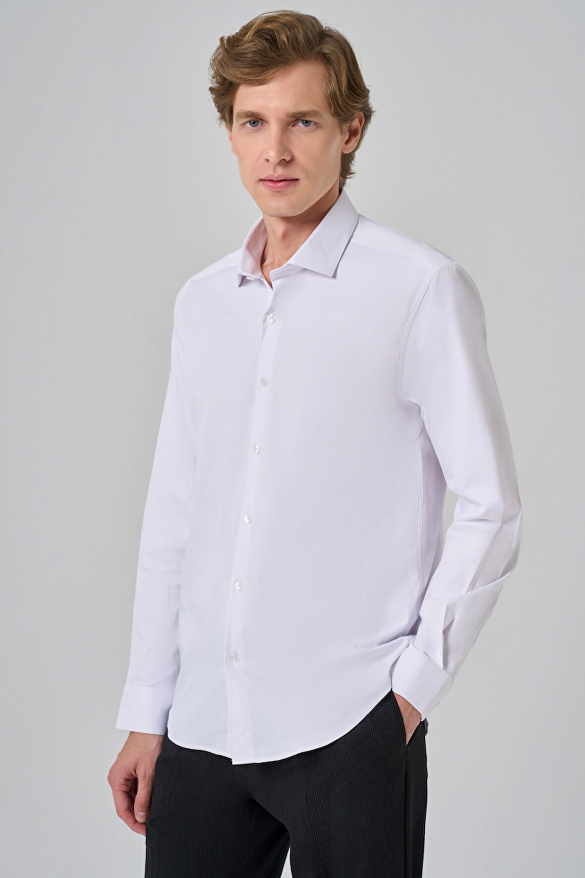  Erkek Beyaz Basic Düz Desen İtalyan Yaka Slim Fit Gömlek