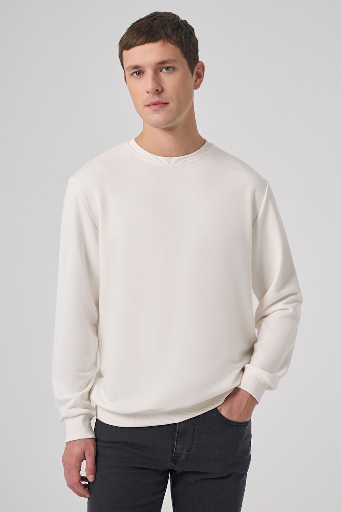  Erkek Ekru Basic Bisiklet Yaka Sweatshirt