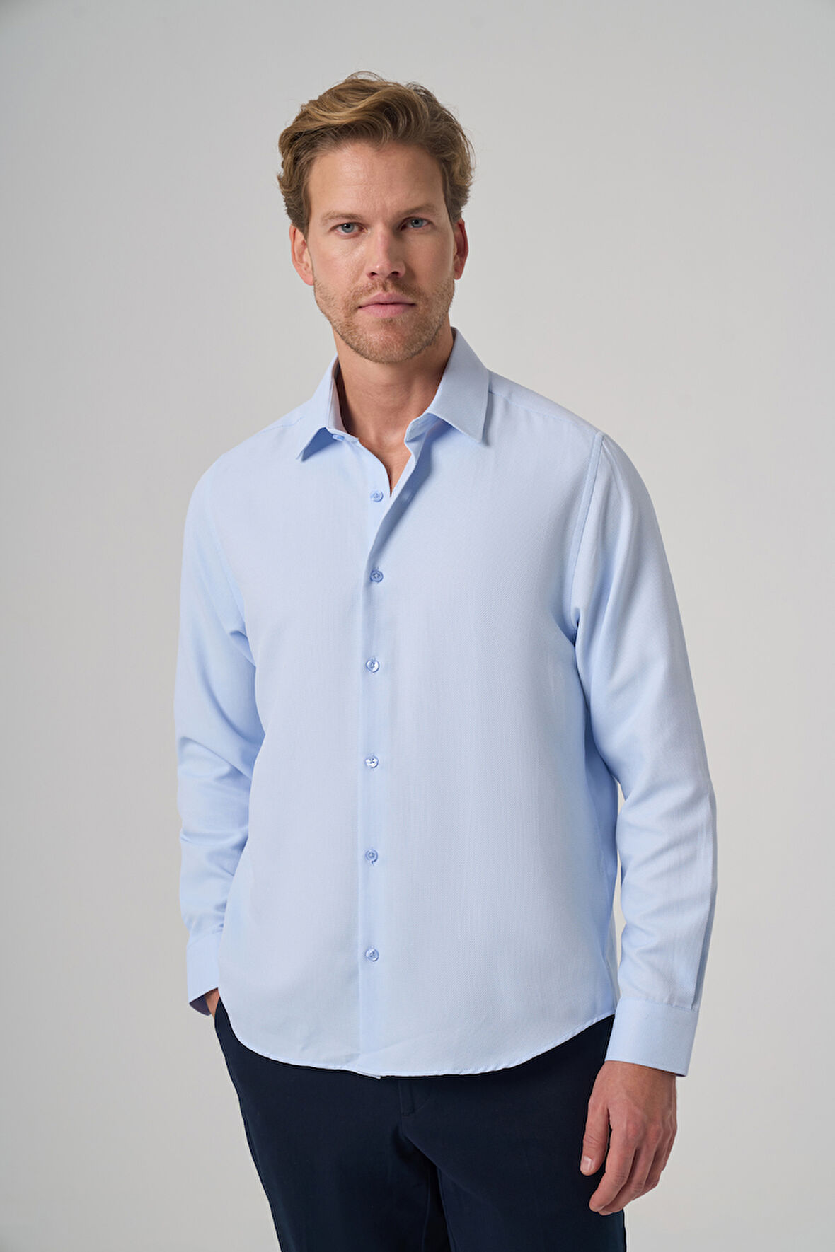  Erkek A. MAVİ Trend Dynamic Fit Sert Yaka Gömlek