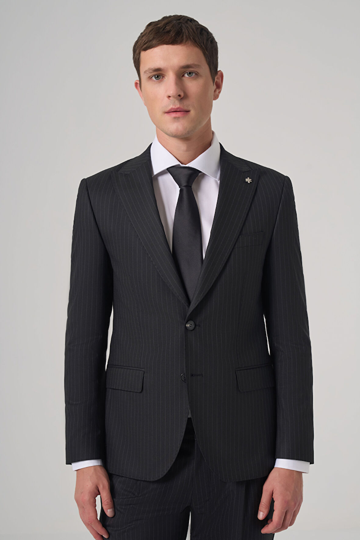  Erkek Siyah Yünlü Trend Çizgili Slim Fit Sivri Yaka Takım Elbise