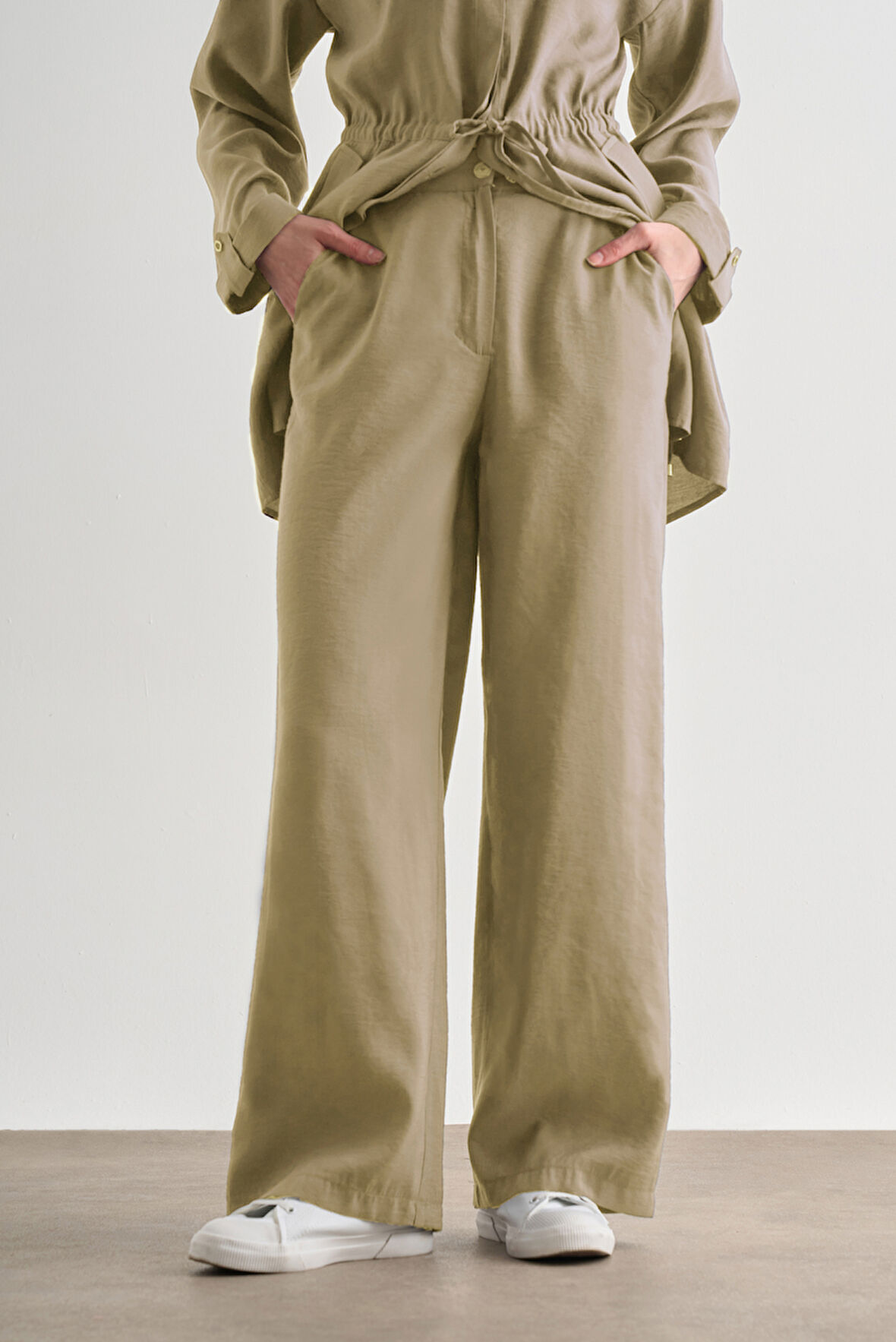 Mizalle Su Yeşili Rahat Kesim Geniş Paçalı Modal Pantolon