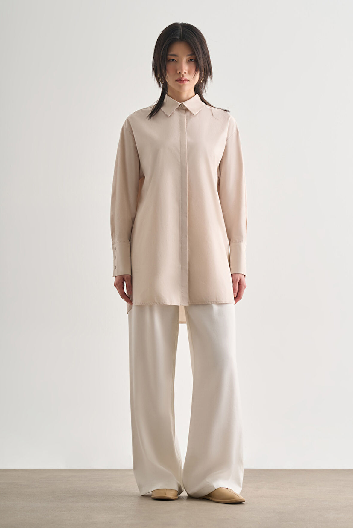 Mizalle Premium Saf Pamuk Kalın Manşetli Oversize Taş Rengi Gömlek