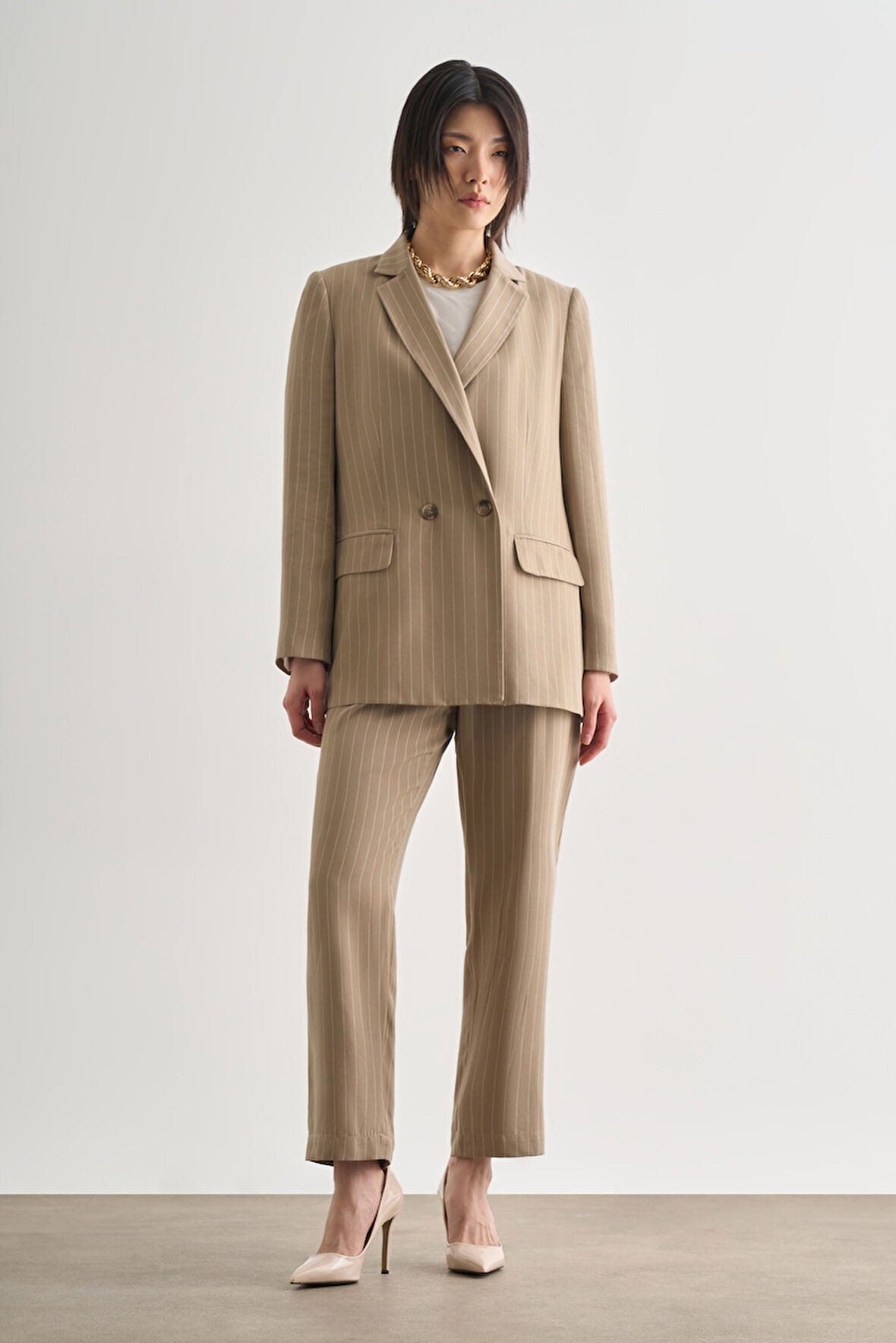 Mizalle Bej Rengi İnce Çizgili Anvelop Blazer Ceket